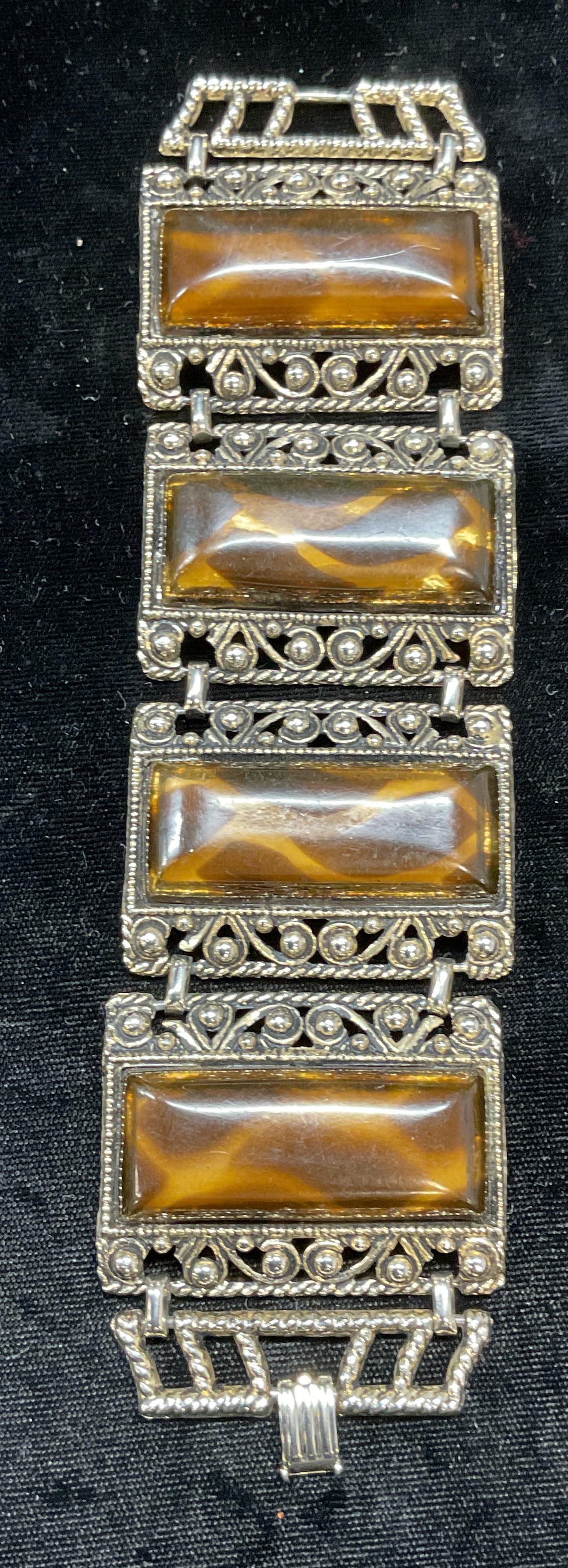 Vtg Chunky Silver Tone lucite Panel Bracelet (1 of 6)