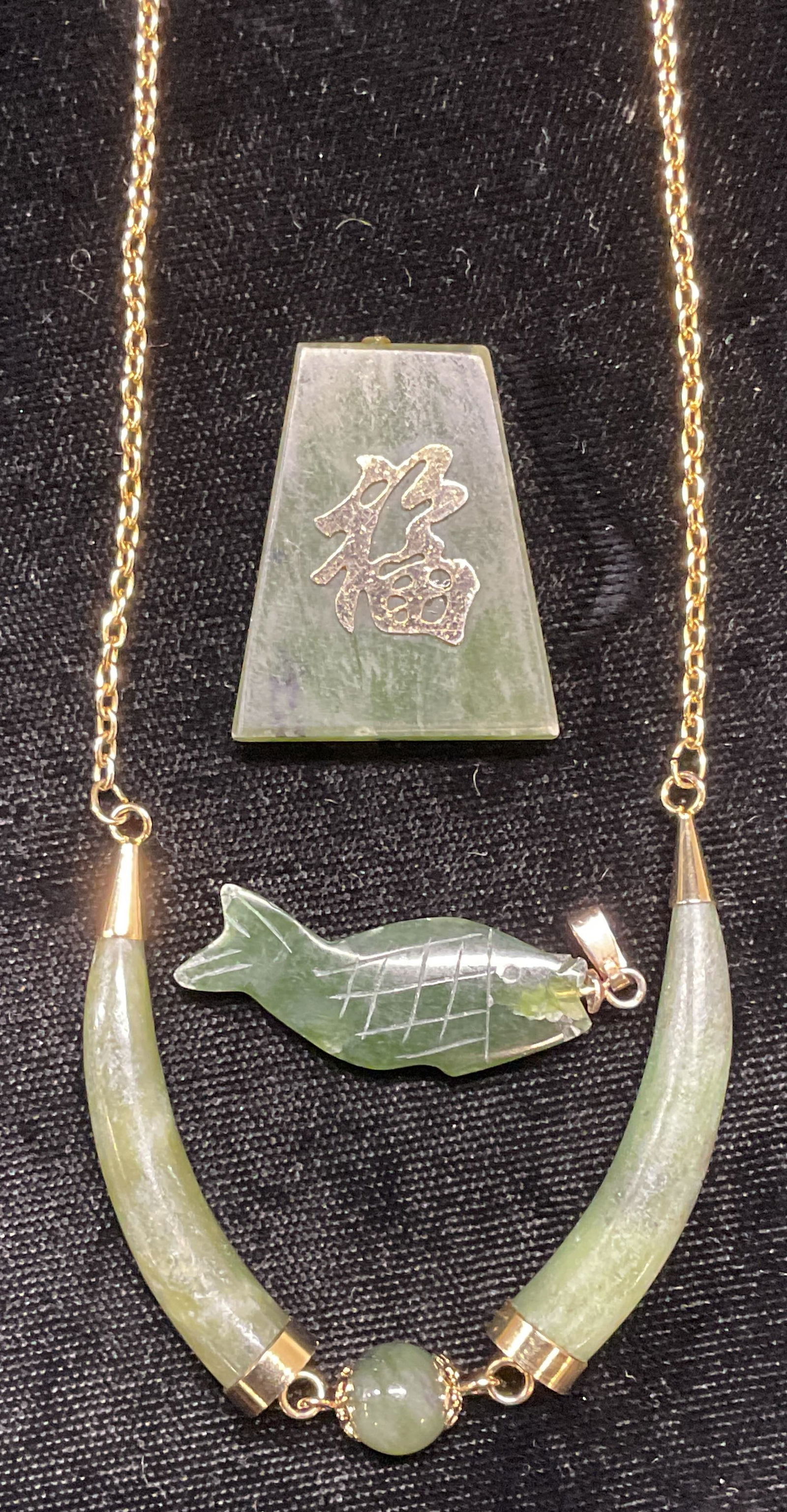 Lot 3 Carved Jade Necklace & Pendants (1 of 6)