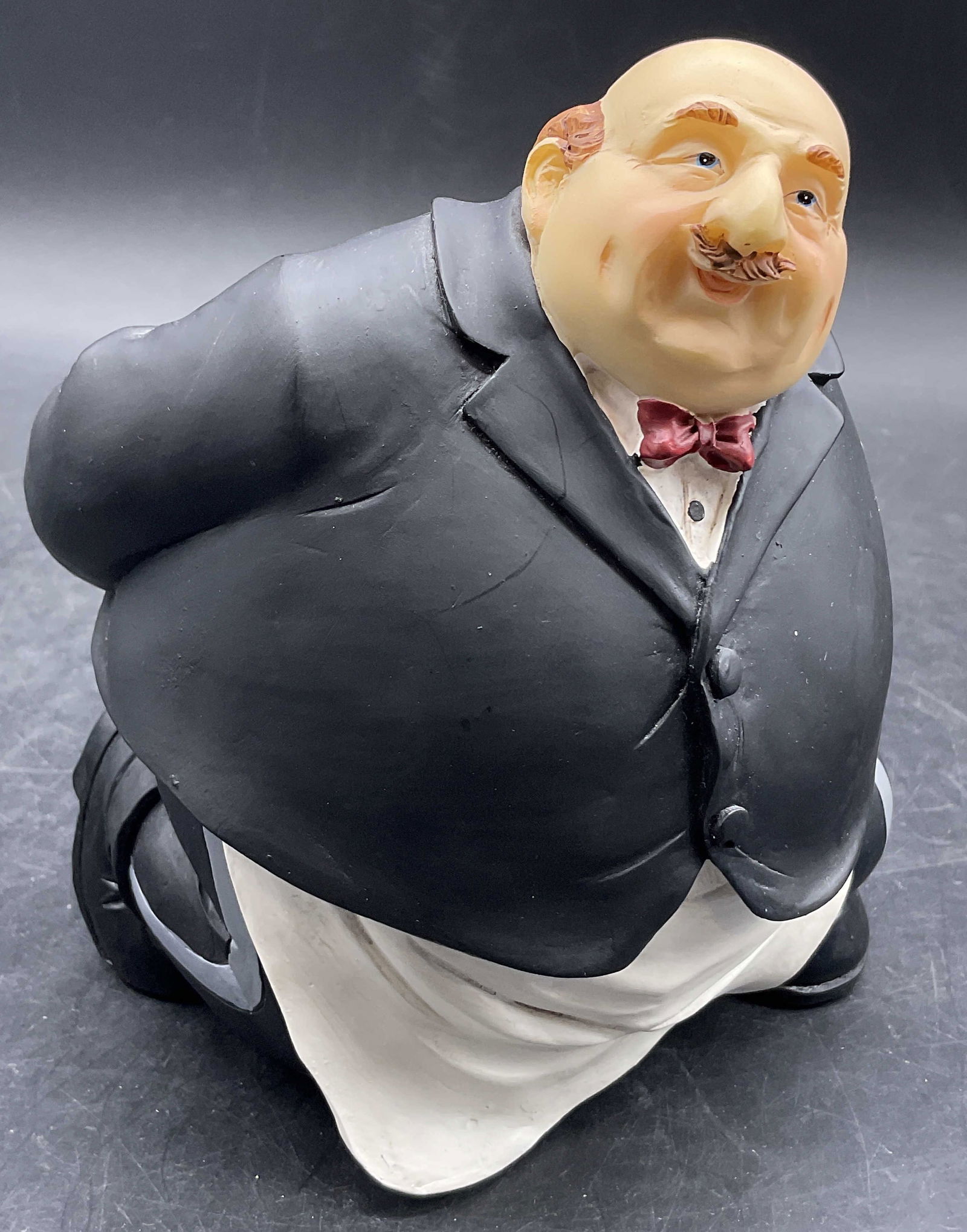 Butler Figural Bottle Holder (1 of 7)