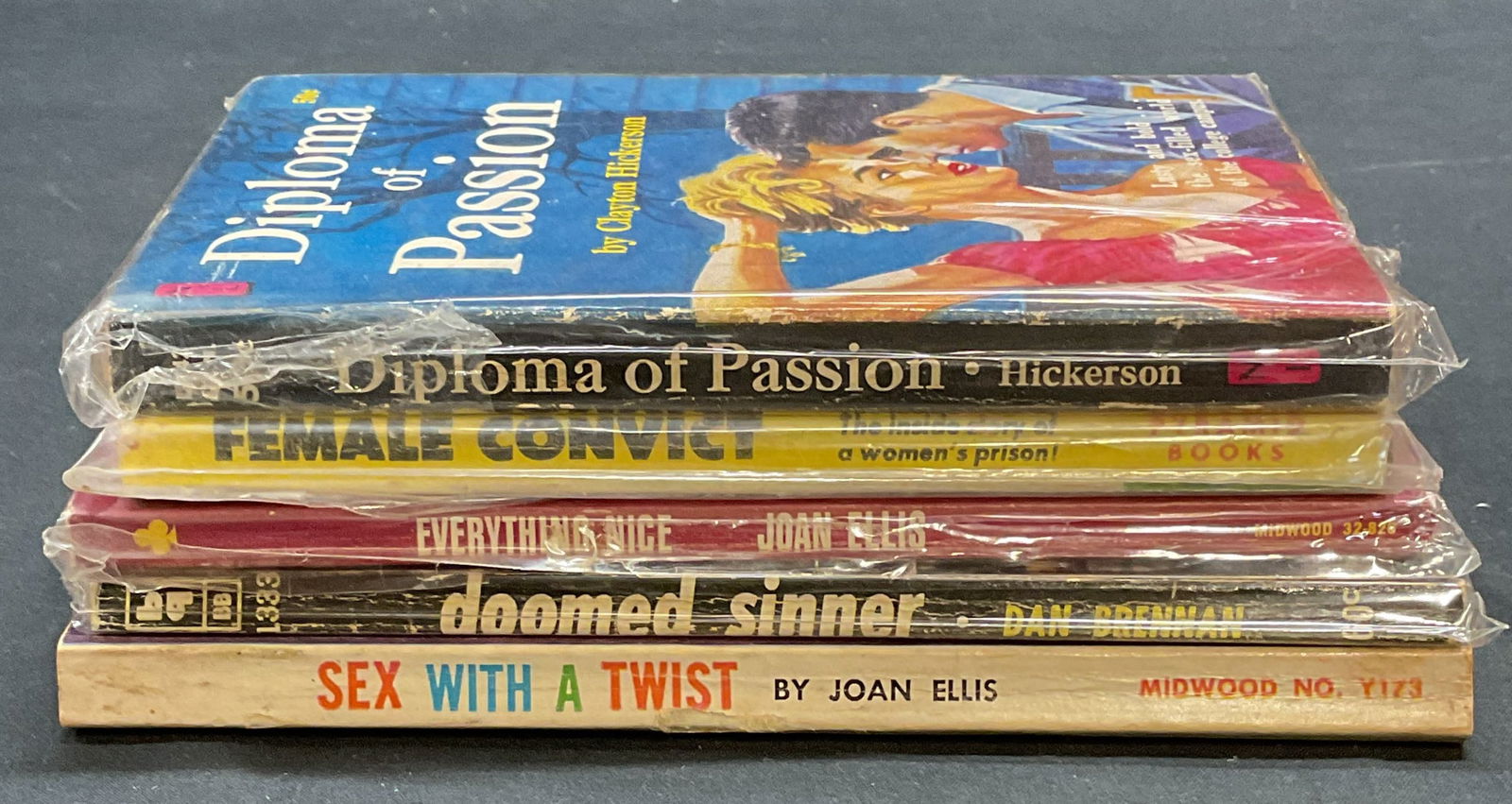 Lot 5 Vintage Pulp Fiction Erotica Books (1 of 6)