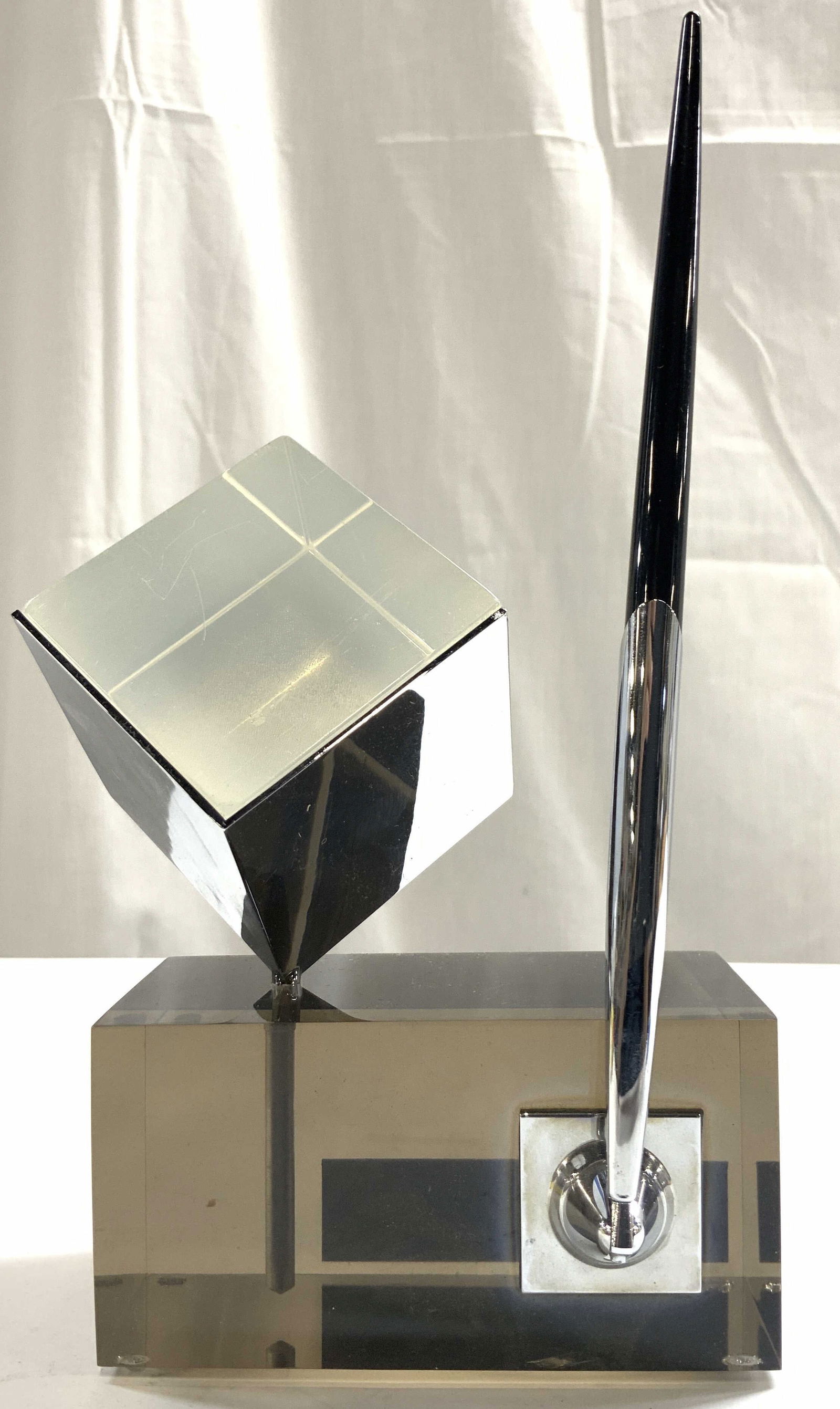 Acrylic Pen Holder W Rotating Cube & Pen (1 of 6)
