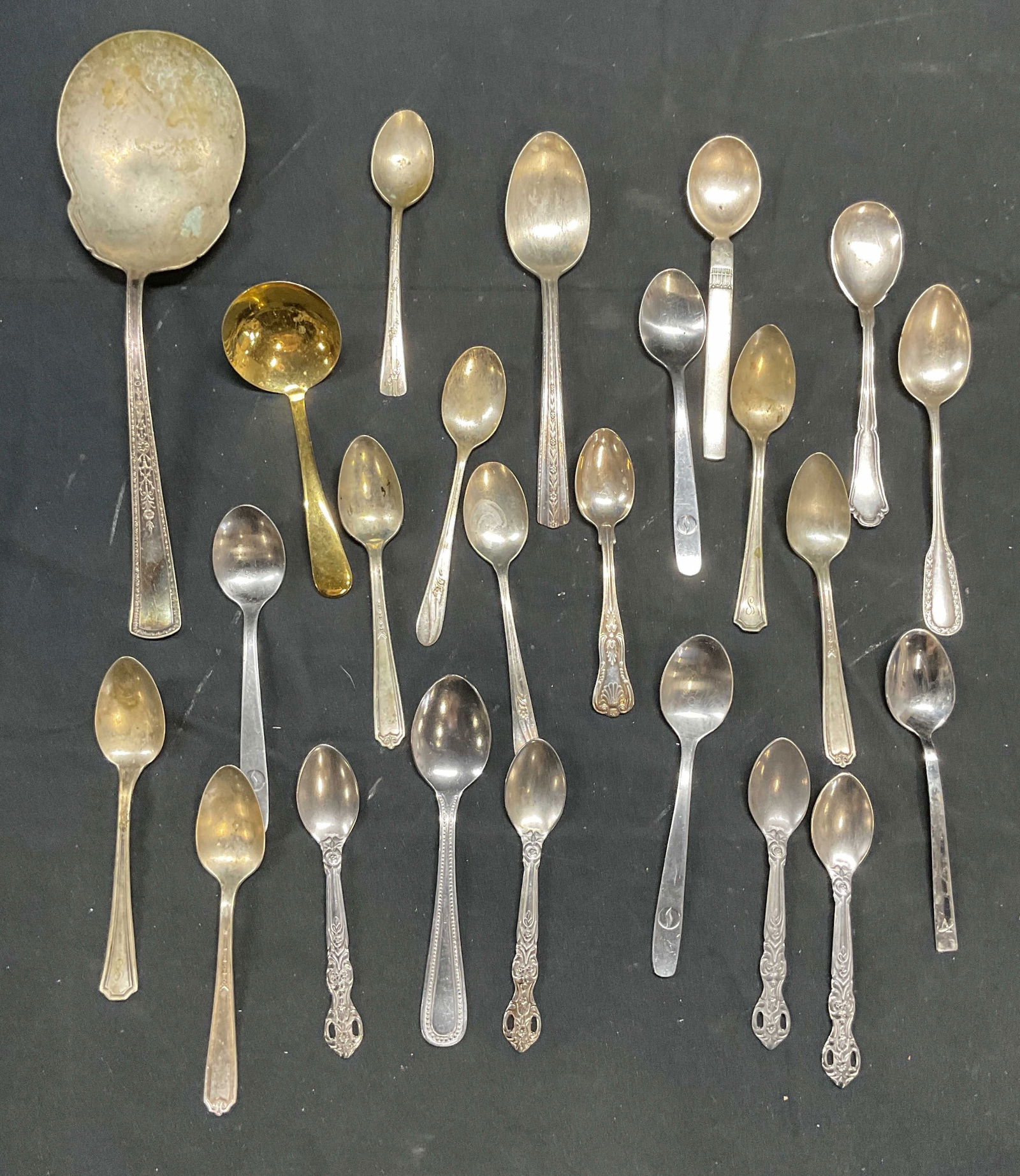Group Lot 24 Vintage Silver Plated Spoons (1 of 11)