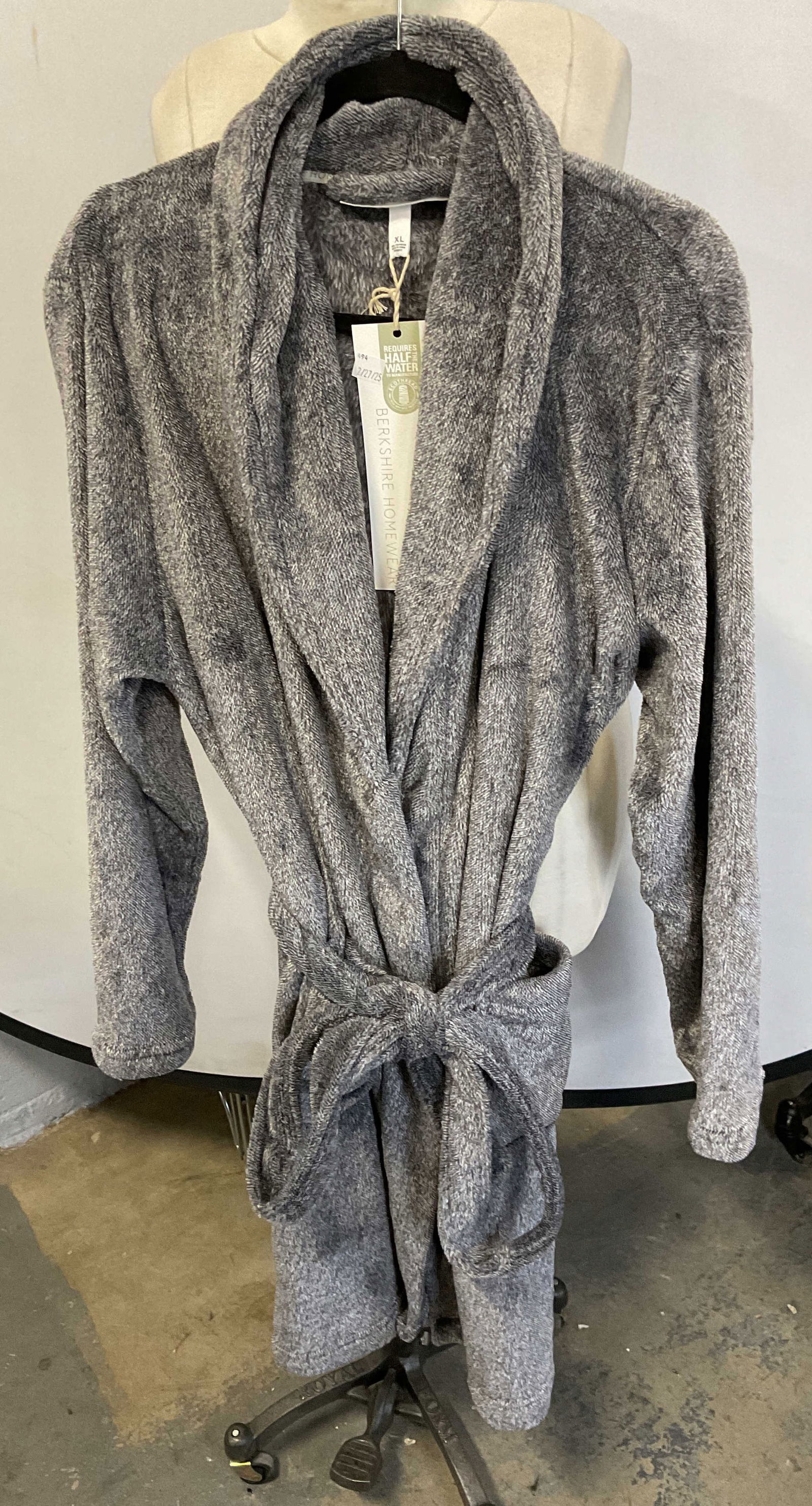 Berkshire Homewear Grey Plush Robe NWT: Berkshire Homewear grey plush rose. Size xl. Polyester. New with tag. Some wear to material consistent with exposure. Berkshire Homewear, Berkshire Homewear robe, grey robe, plush robe, designer robe,