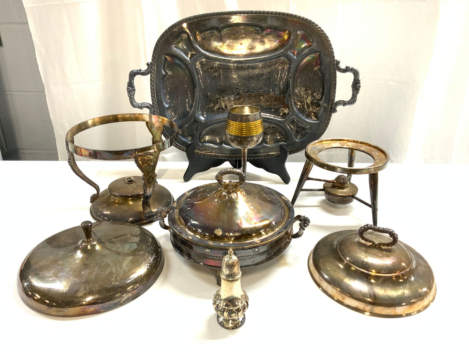 Lot 8 Assorted Silver Plate Tabletop Accessories (1 of 9)
