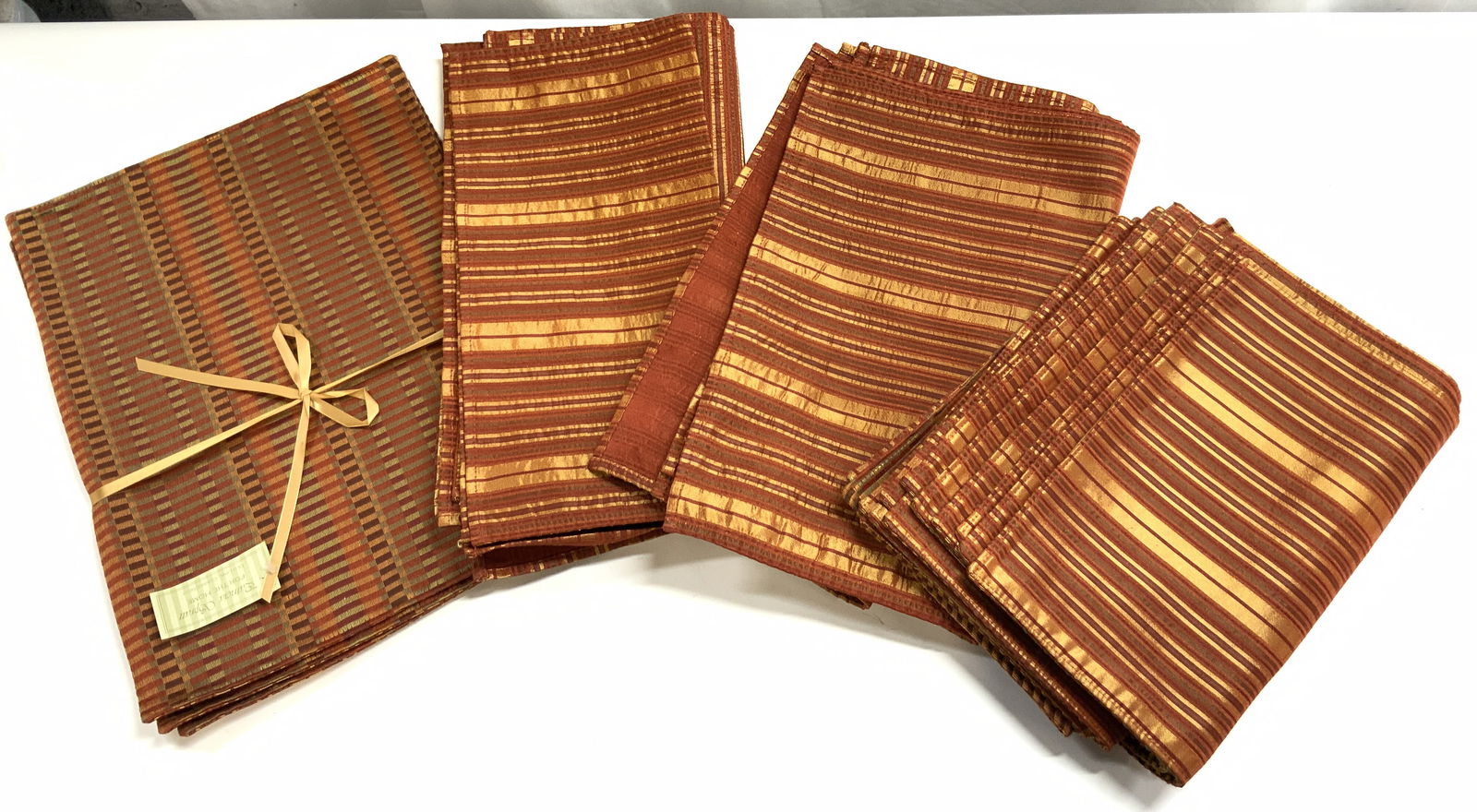 PATRICIA SPRATT Tablecloth & Table Linen Set 28 (1 of 7)