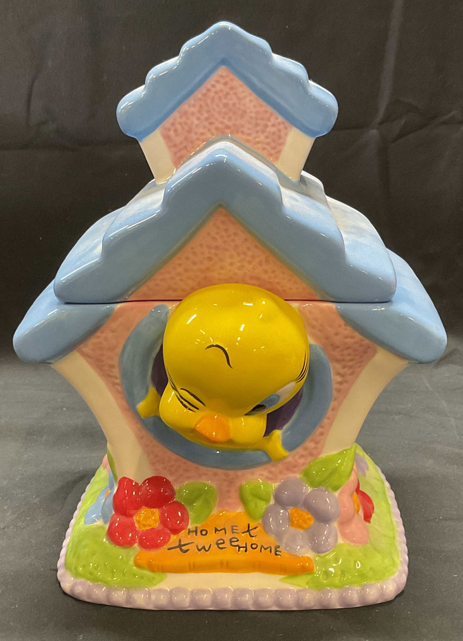 Gibson Looney Tunes Tweety Birdhouse Cookie Jar (1 of 6)
