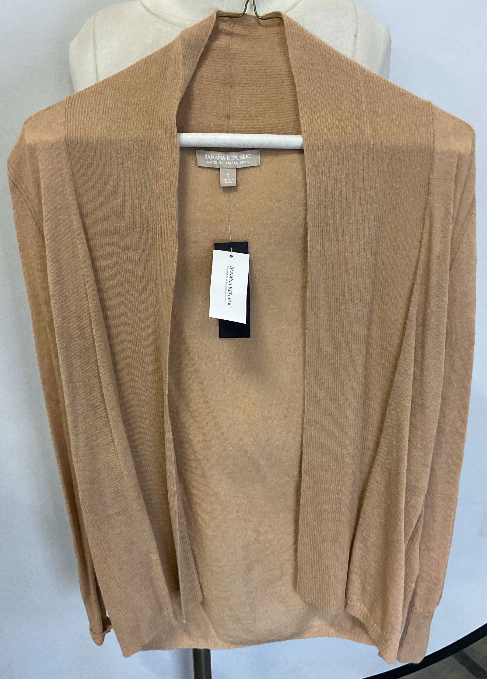 Banana Republic Tan Italian Yarn Cardigan NWT: Banana Republic tan Italian yarn open cardigan sweater. Size small. New with tag. Small hole observed. Banana republic, banana republic cardigan, designer cardigan, designer sweater, Italian yarn swea