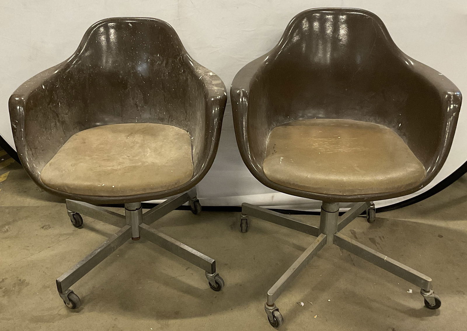 Pair MCM Eames Brown Shellback Swivel Chairs (1 of 8)