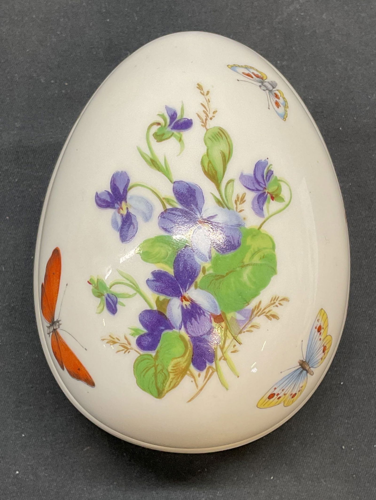 Vtg Limoges Floral Porcelain Trinket Box, France (1 of 7)