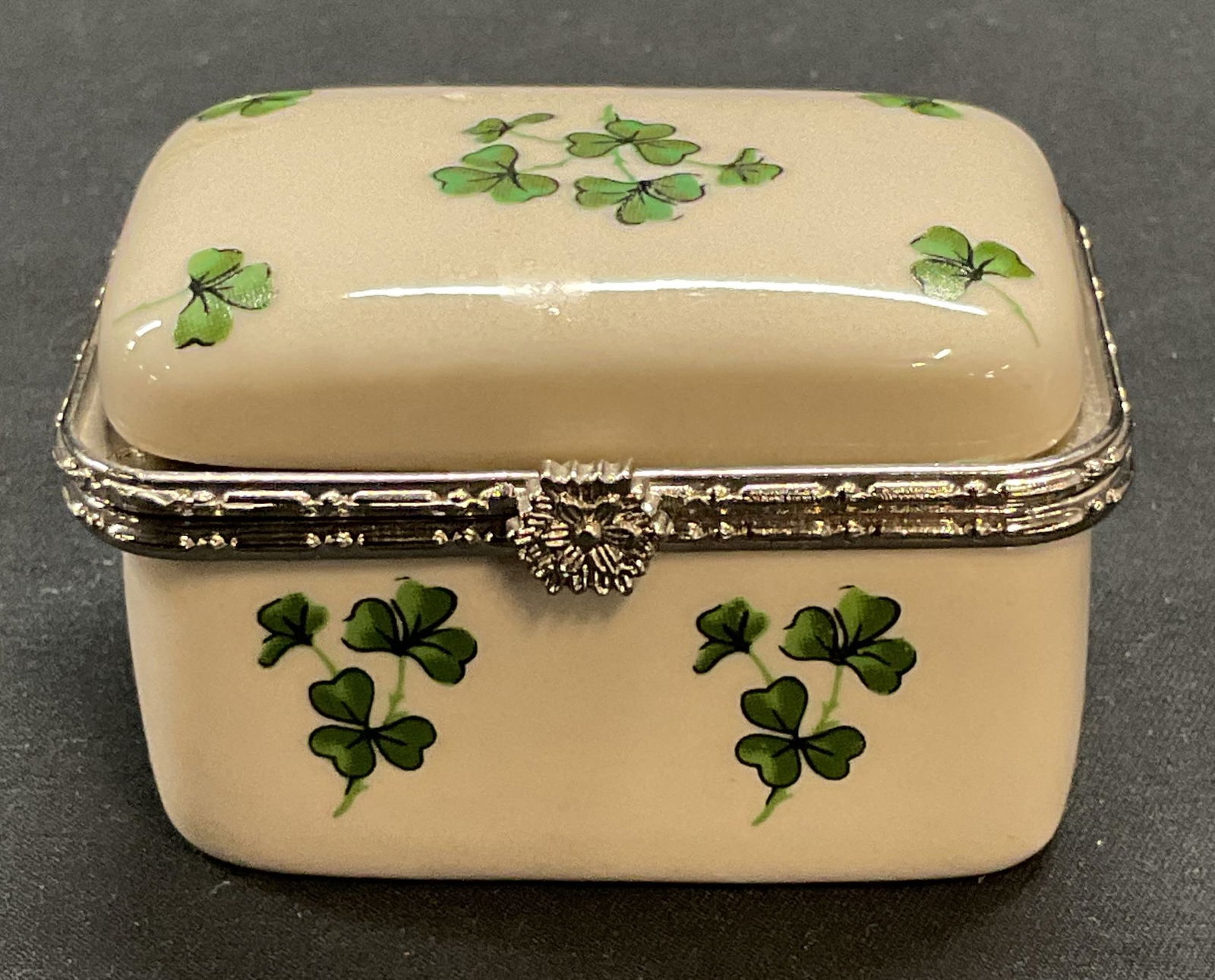 Liffey Porcelain Clover Trinket Box, Ireland (1 of 6)