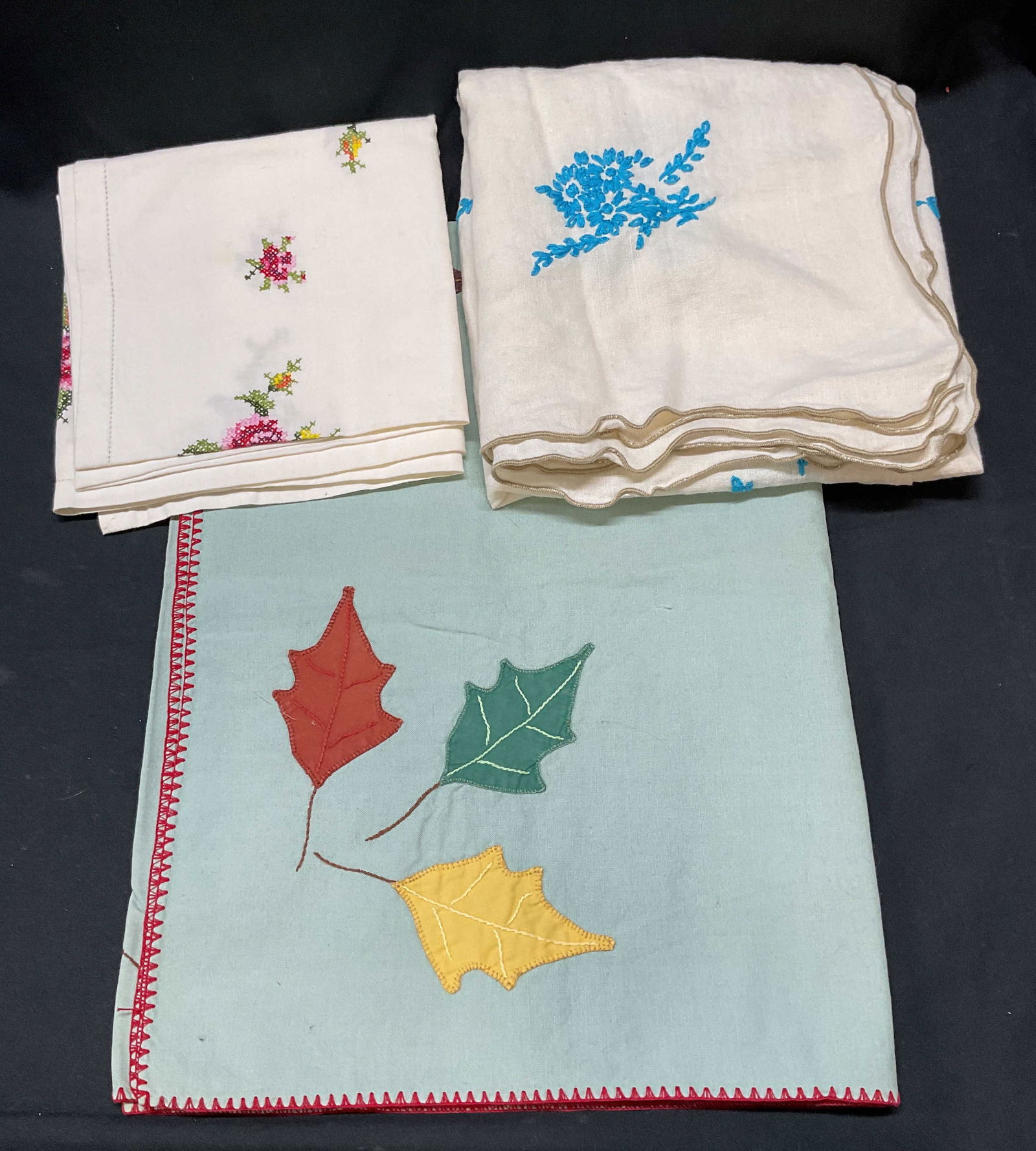 Group Lot Vintage Floral Tablecloths (1 of 7)