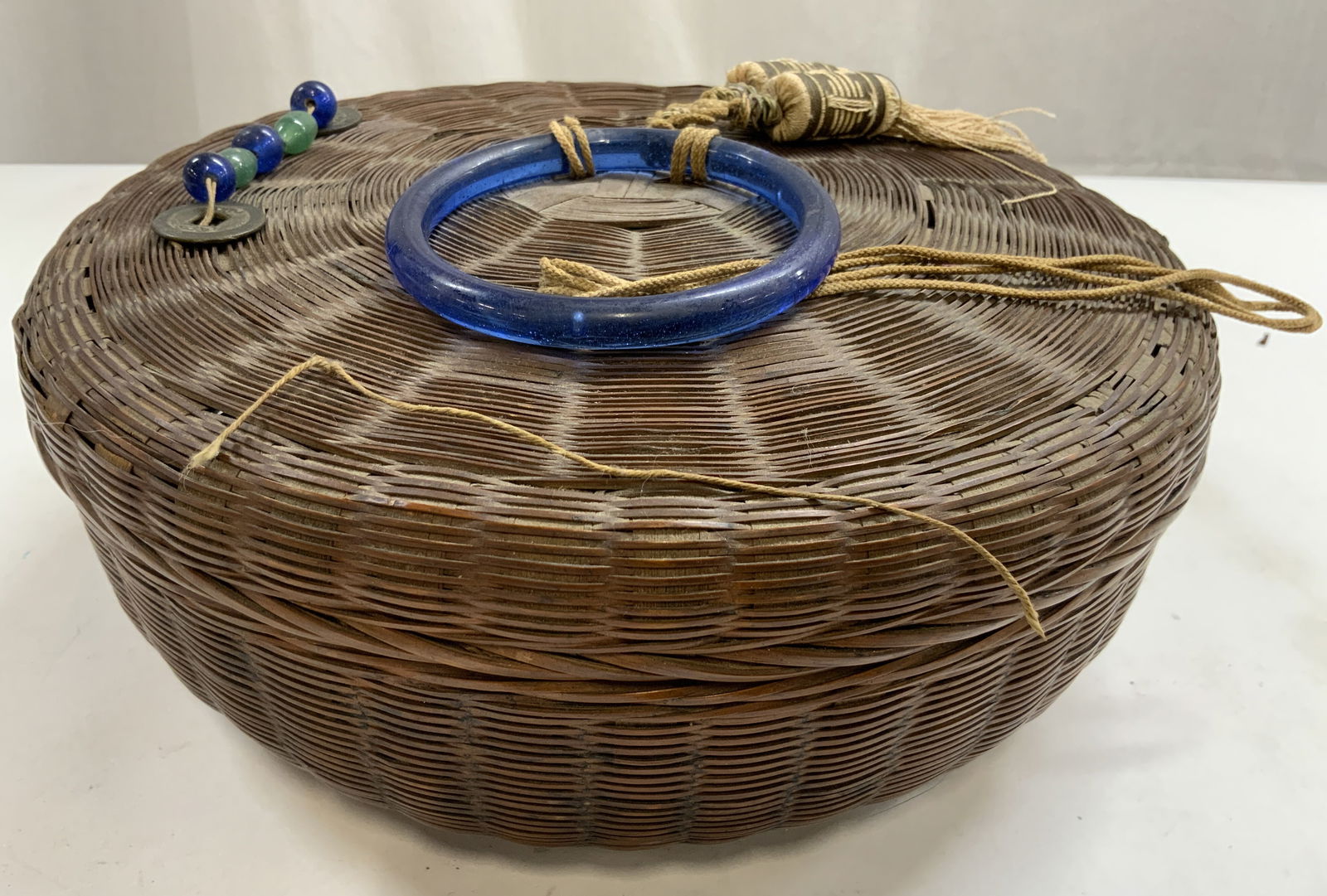 Vintage Asian Wicker Sewing Basket W Lid (1 of 6)