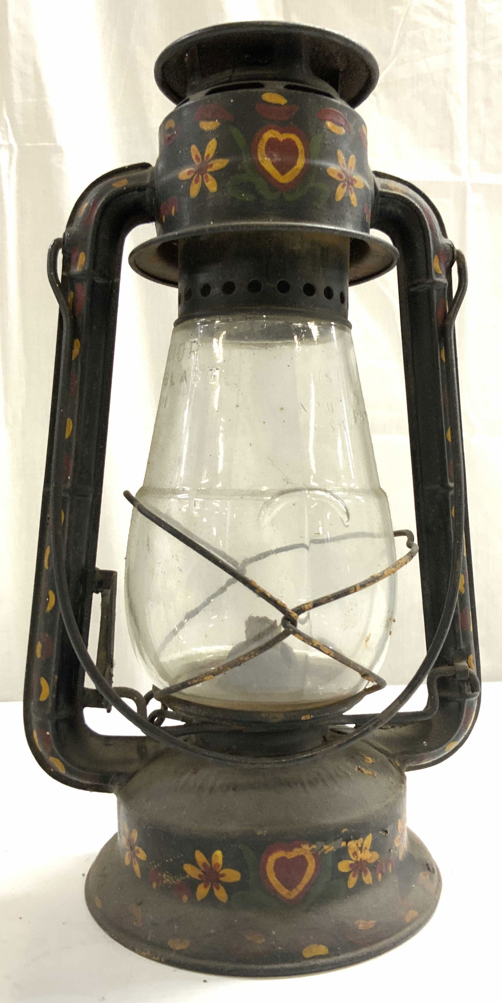 DIETZ Vintage Metal & Glass Oil Lantern (1 of 6)