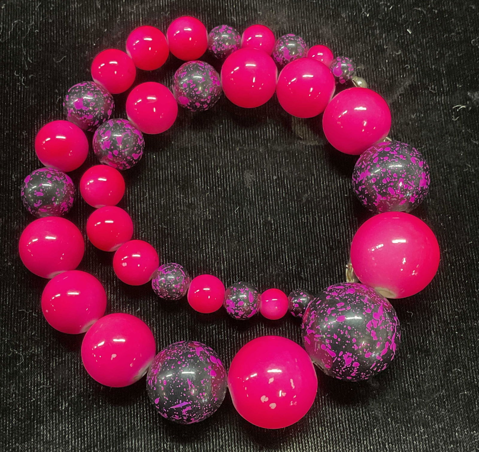 Hot Pink & Black Beaded Necklace (1 of 6)