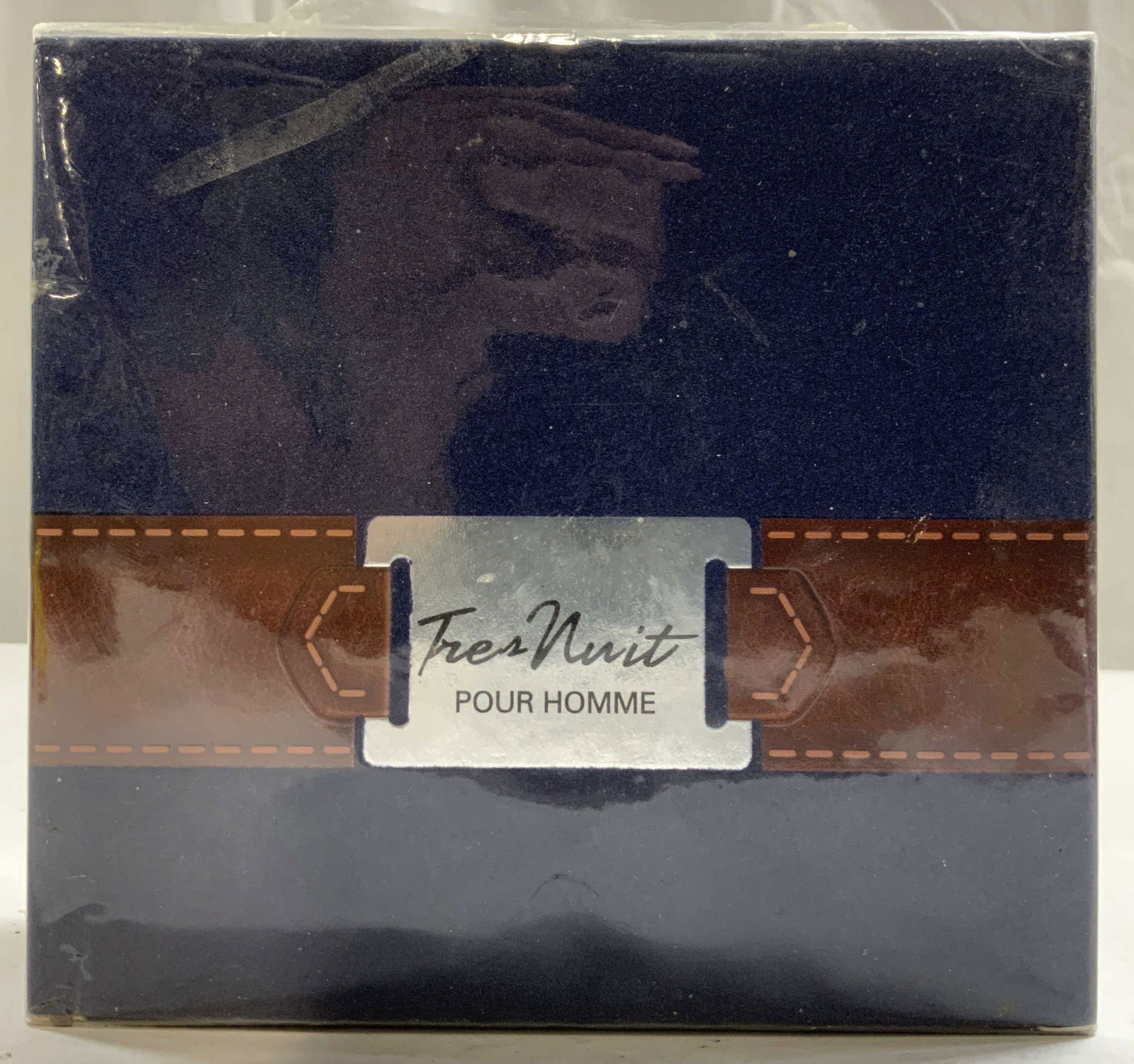 ARMAF TRES NUIT Pour Homme Org Pkg 3.4 oz: Box reads ARMAF TRES NUIT POUR HOMME. Bottle size is 3.4 Oz Fragrance is in original packaging. Tres Nuit by Armaf is an Aromatic Spicy fragrance for men. Top notes are Iris, Lemon and Vervain; middle