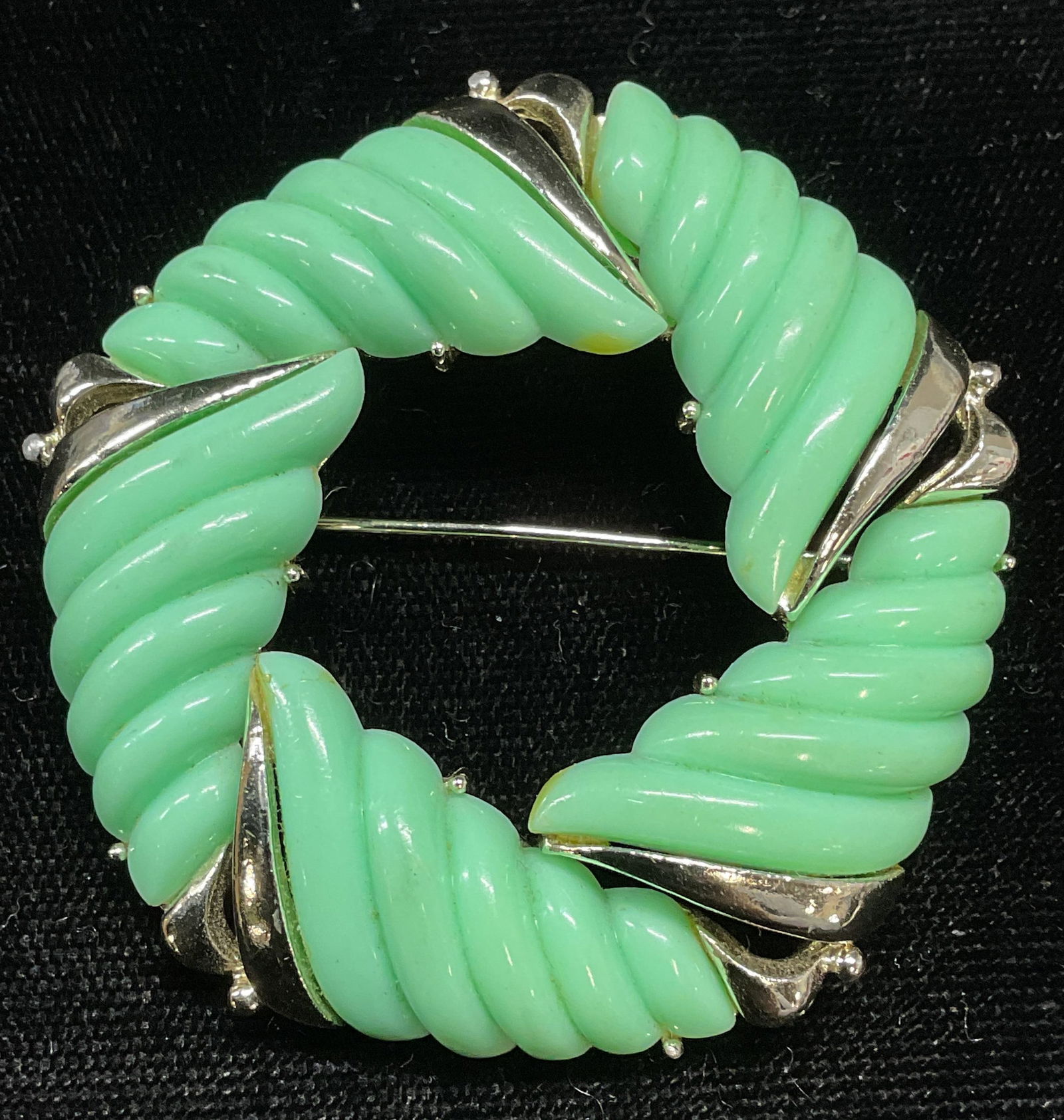 Vintage STAR Green Lucite Open Circle Brooch: Vintage STAR green lucite and silver tone open circle brooch. Signed on underside. Hinge pin on underside. Measures approx 2 inches wide. Some wear including scratching. Jewelry, estate jewelry, costu