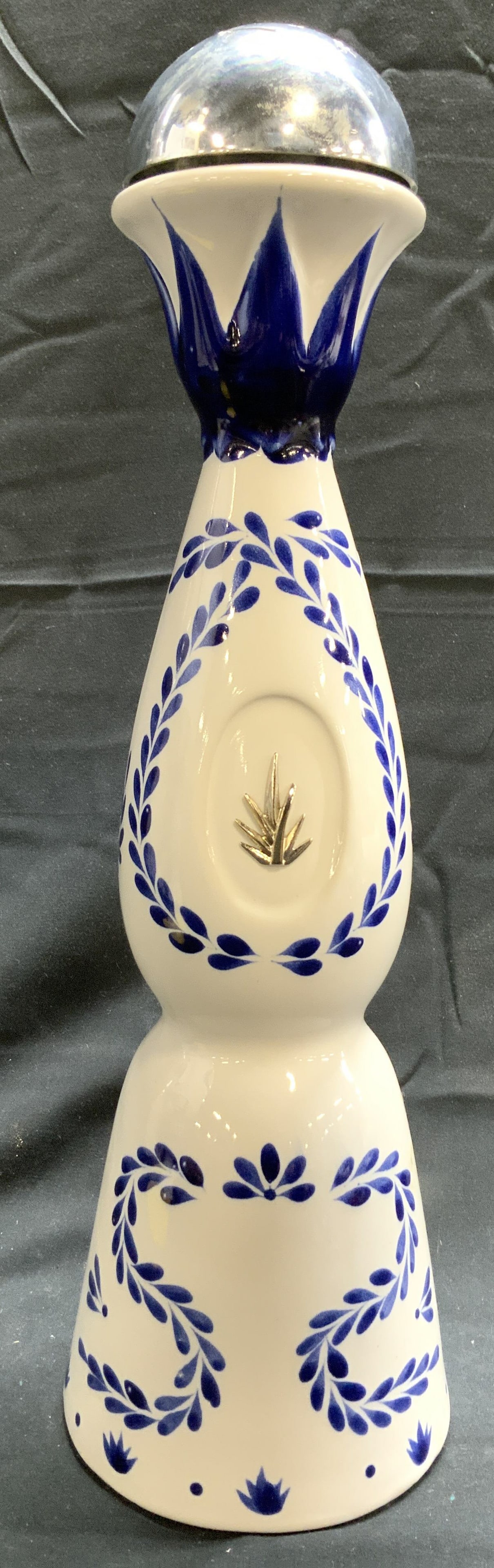 CLASE AZUL Tequila Reposado Empty Bottle (1 of 7)