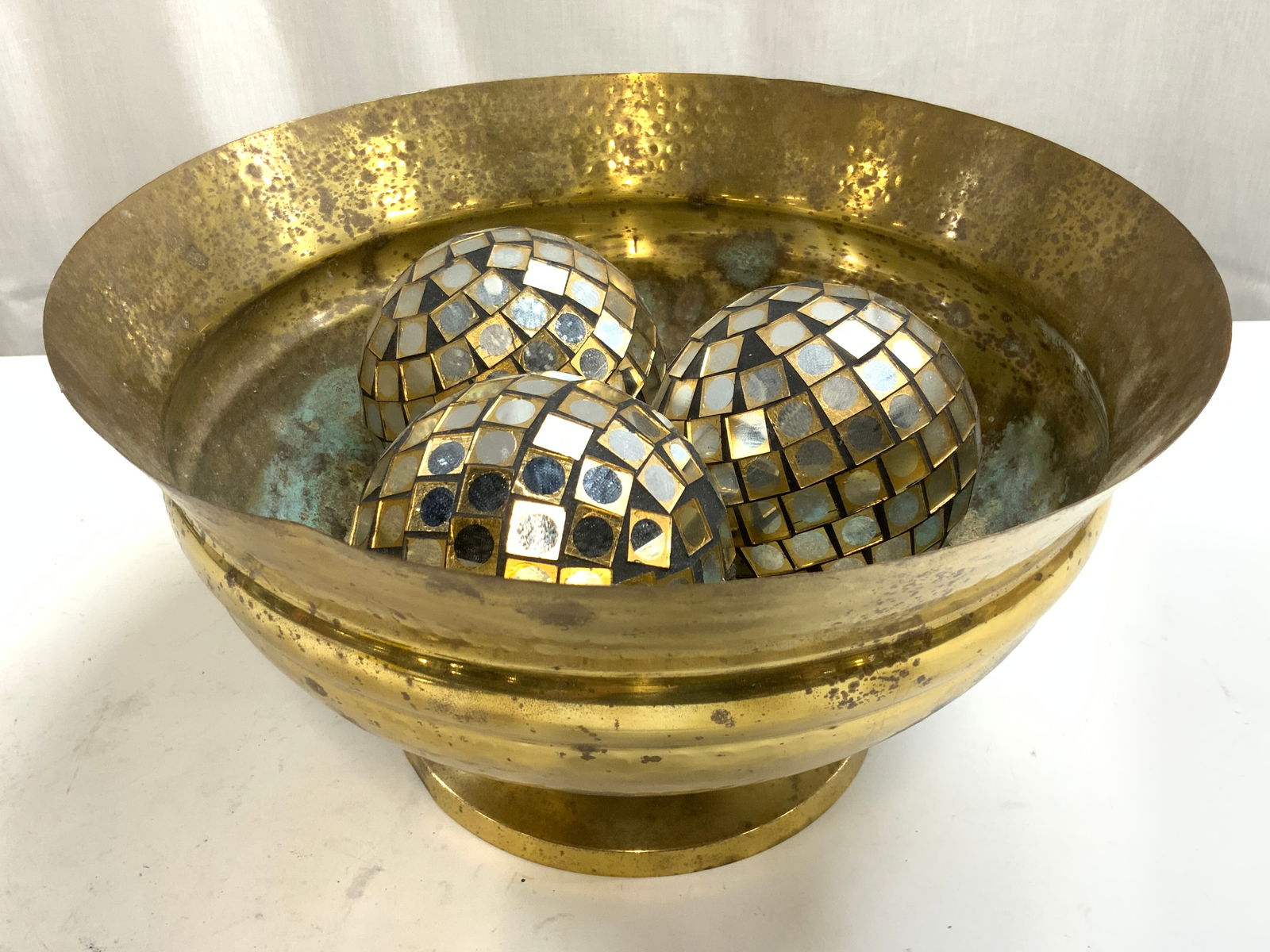 Vtg Hammered Brass Centerpiece W Mirrored Spheres (1 of 6)
