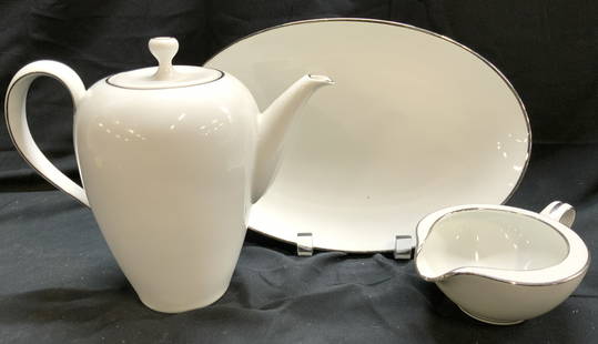 JOHANN HAVILAND Porc Teapot Srv Dish & Gravy Boat: Two Undersides are marked JOHANN HAVILAND, 1 marked NORITAKE COLONY. Lot includes 1 oval form serving dish, 1 gravy boat, & 1 teapot with lid. Each piece is white toned and porcelain with silver toned