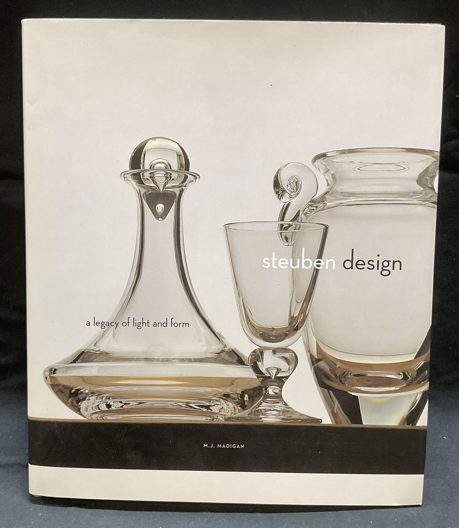 Steuben Design Art Glass Book, Illustr (1 of 7)