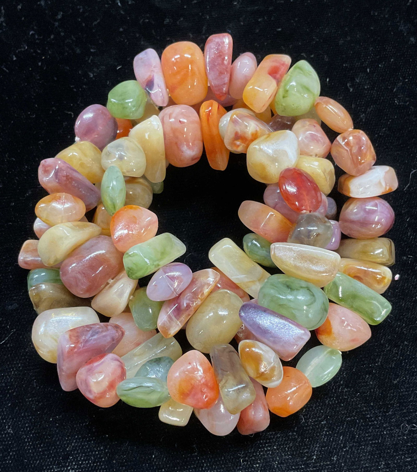 Vintage Beaded Faux Gemstone Necklace: Vintage beaded faux gemstone necklace. Lucite. Drop length approx 14 inches. Some wear including scratching observed. Jewelry, estate jewelry, costume jewelry, cocktail jewelry, fashion jewelry, acces