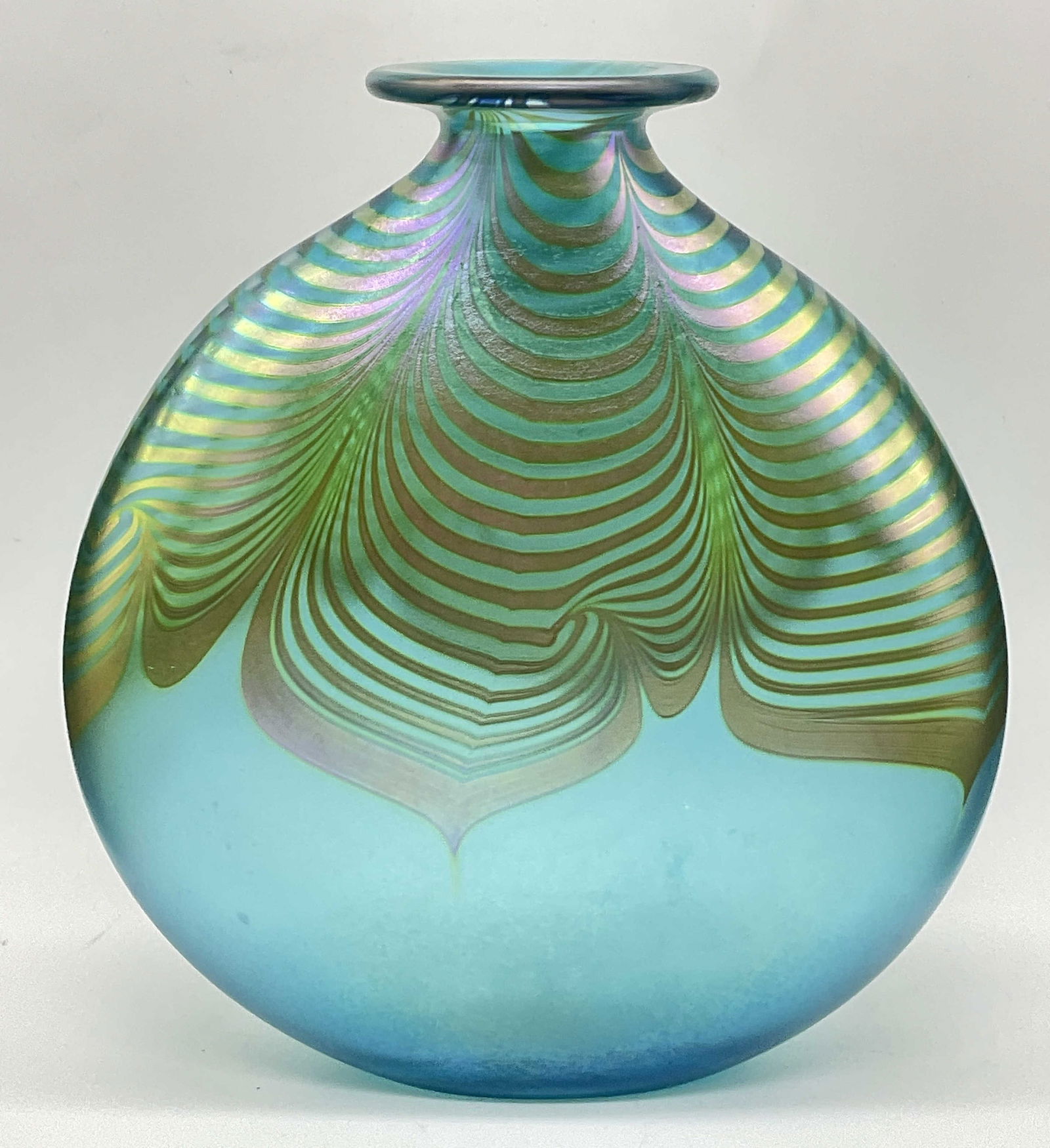 STEVEN CORREIA Vntg Iridescent Pulled Feather Vase (1 of 10)