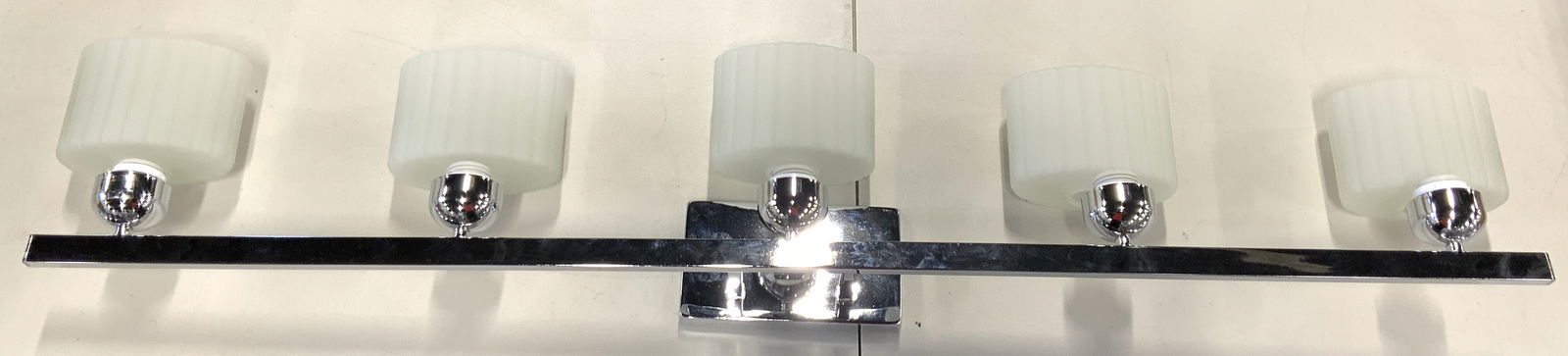 FORTE 5 Light Vanity Light W Etched Oval Gls Shds (1 of 8)