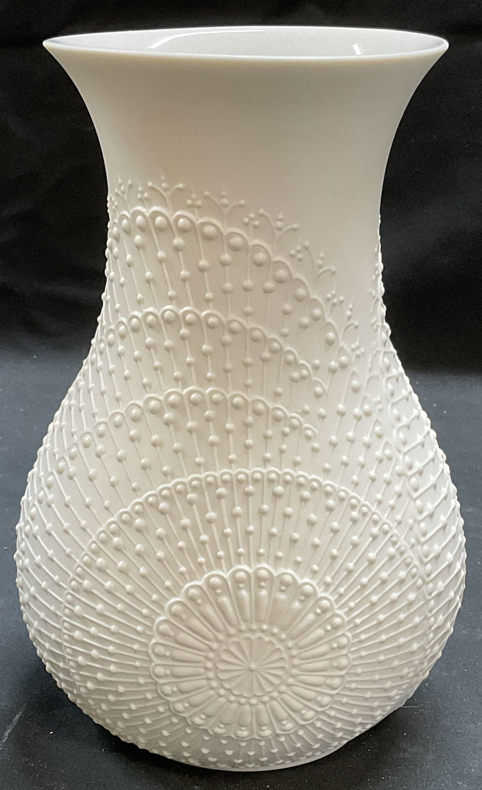 MCM Kaiser Manfred Frey Porcelain Vase, Germany (1 of 6)