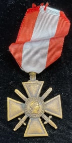 Antique WWI French Military War Cross Medal