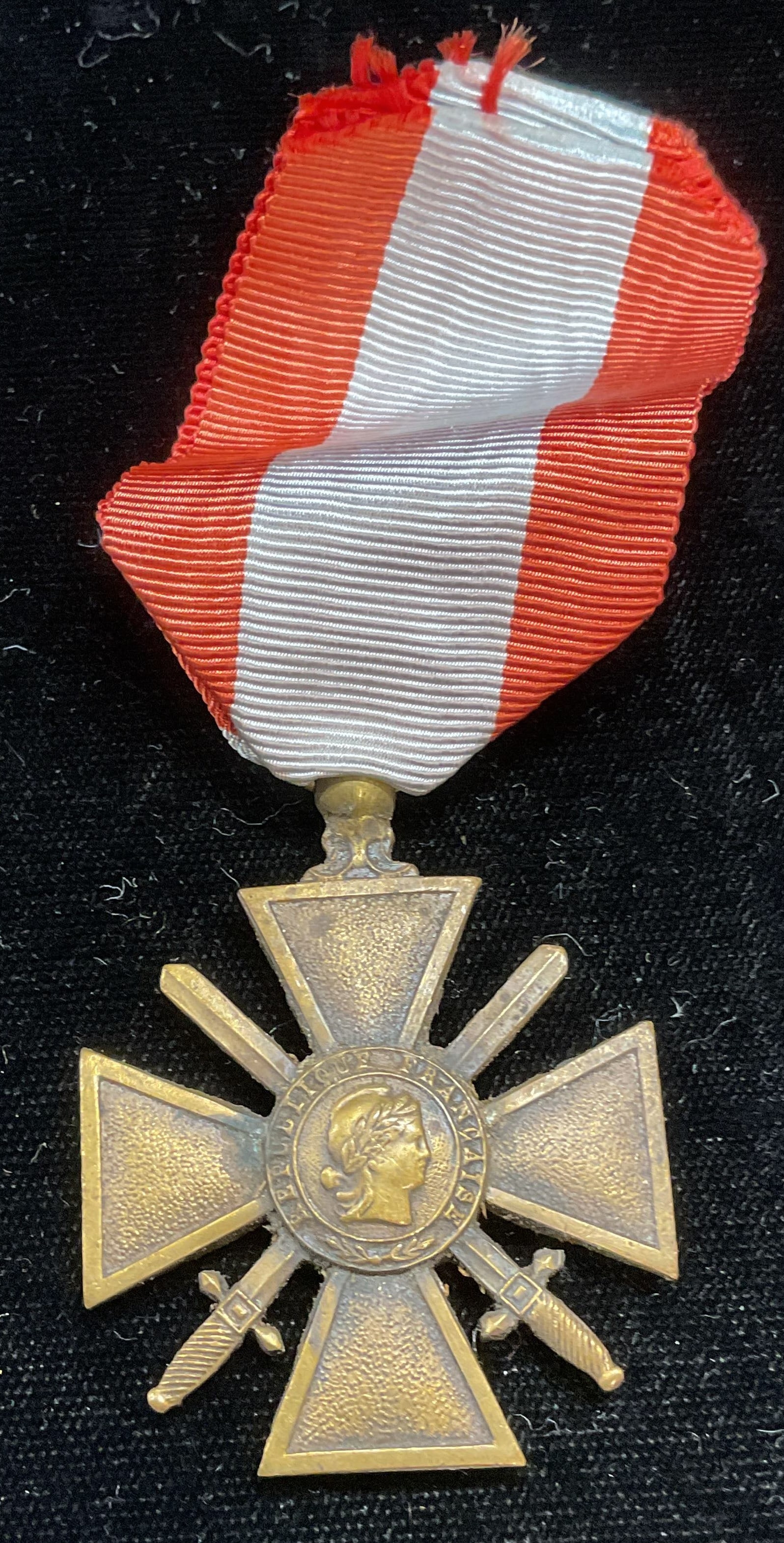 Antique WWI French Military War Cross Medal (1 of 6)