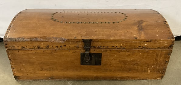 DOMETT & BARTON Handcrafted Wooden Trunk