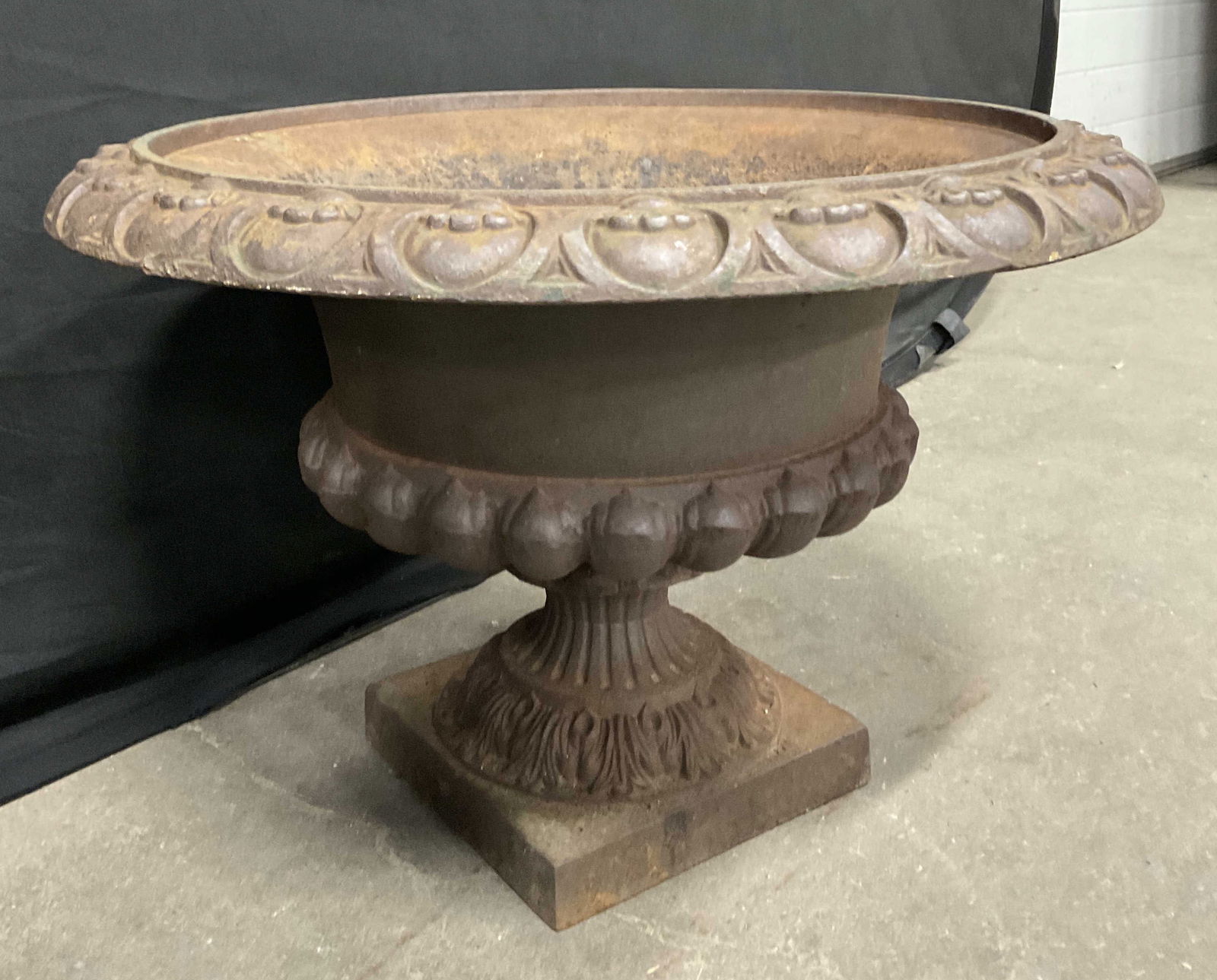 Vintage Victorian Style Iron Planter, Jardiniere (1 of 8)