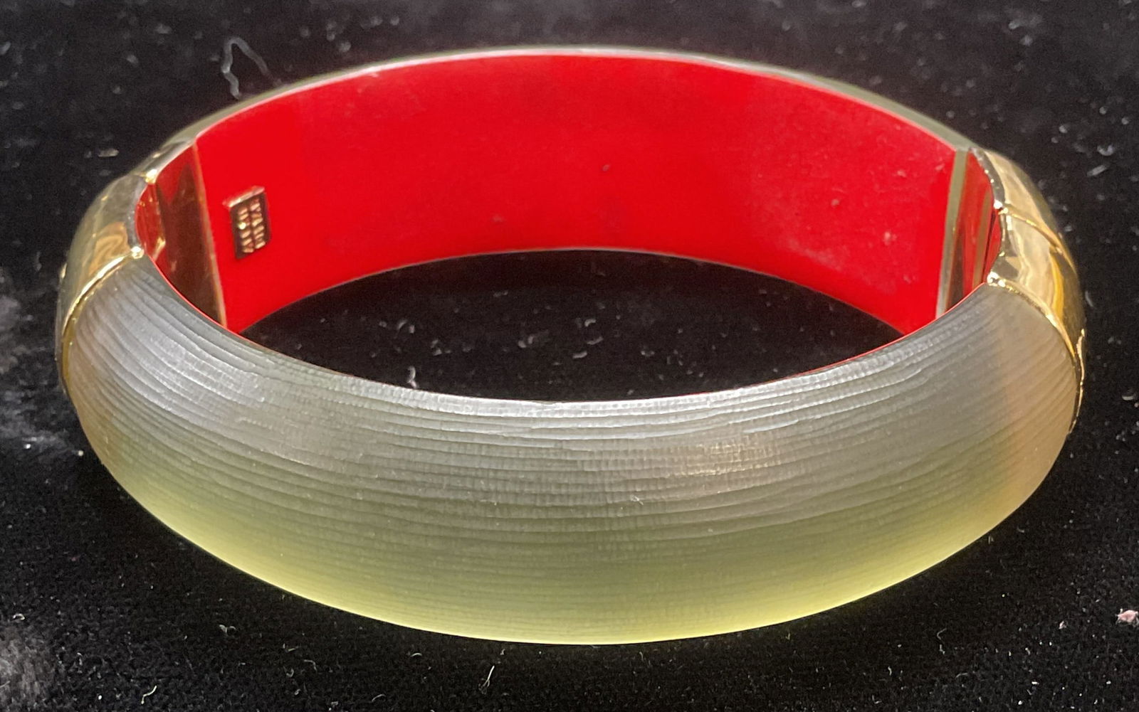 Alexis BITTAR Gold Tn Green Lucite Bangle Bracelet (1 of 6)