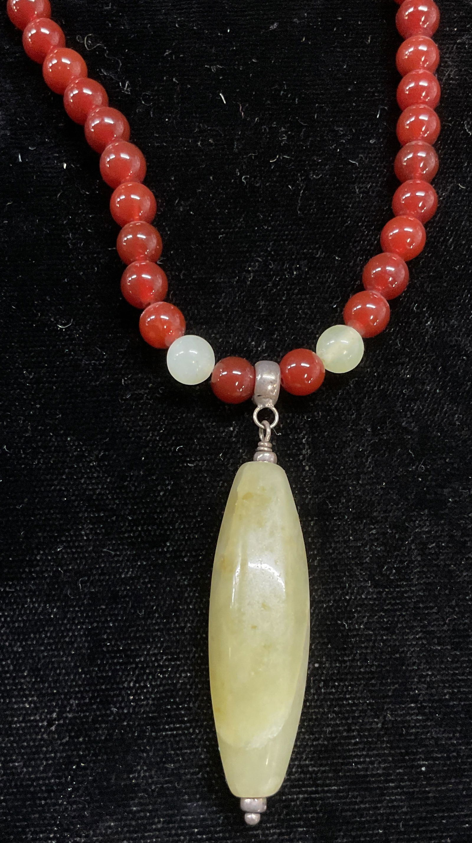 Red & Green Semiprecious Beaded Necklace (1 of 6)