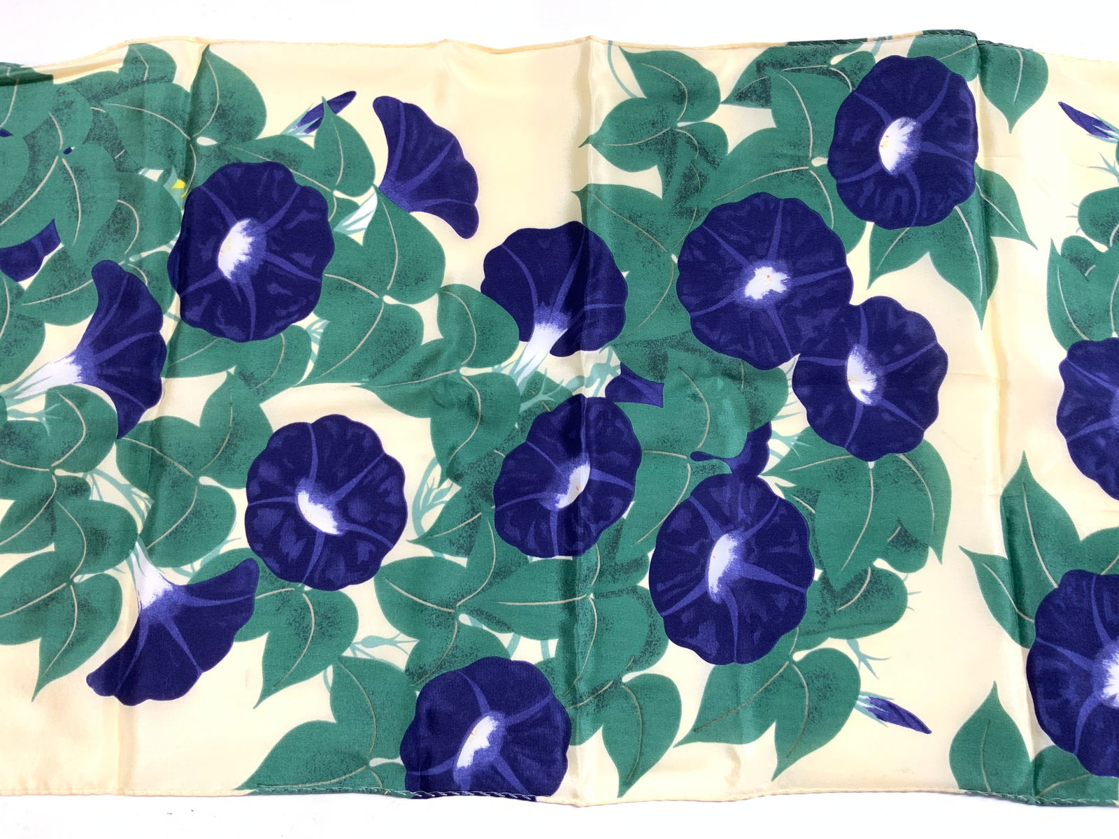 THE MET MUSEUM Morning Glory Silk Scarf W Bx (1 of 7)