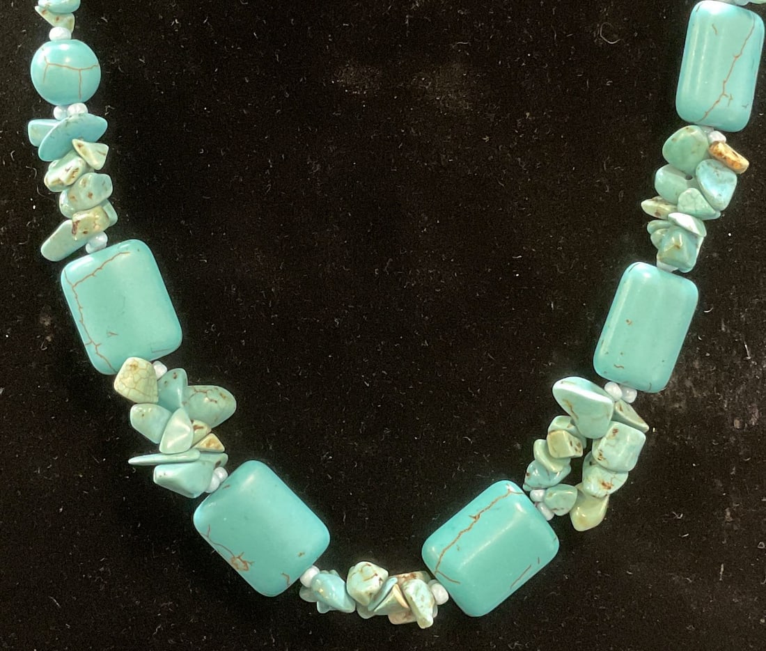Turquoise Dyed Howlite Beaded Necklace (1 of 7)