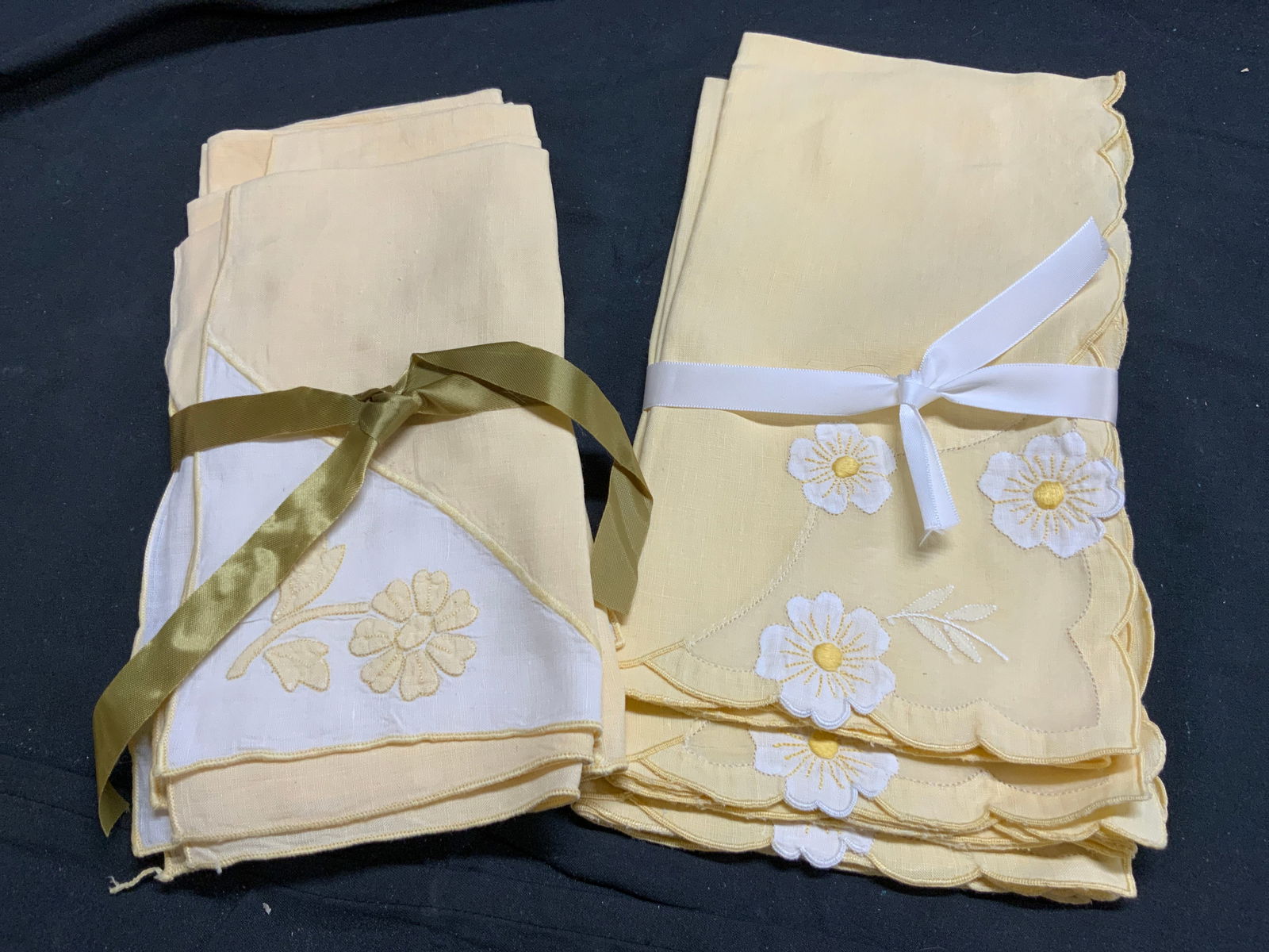 Set 9 Vintage Table Linens Yellow & White (1 of 7)