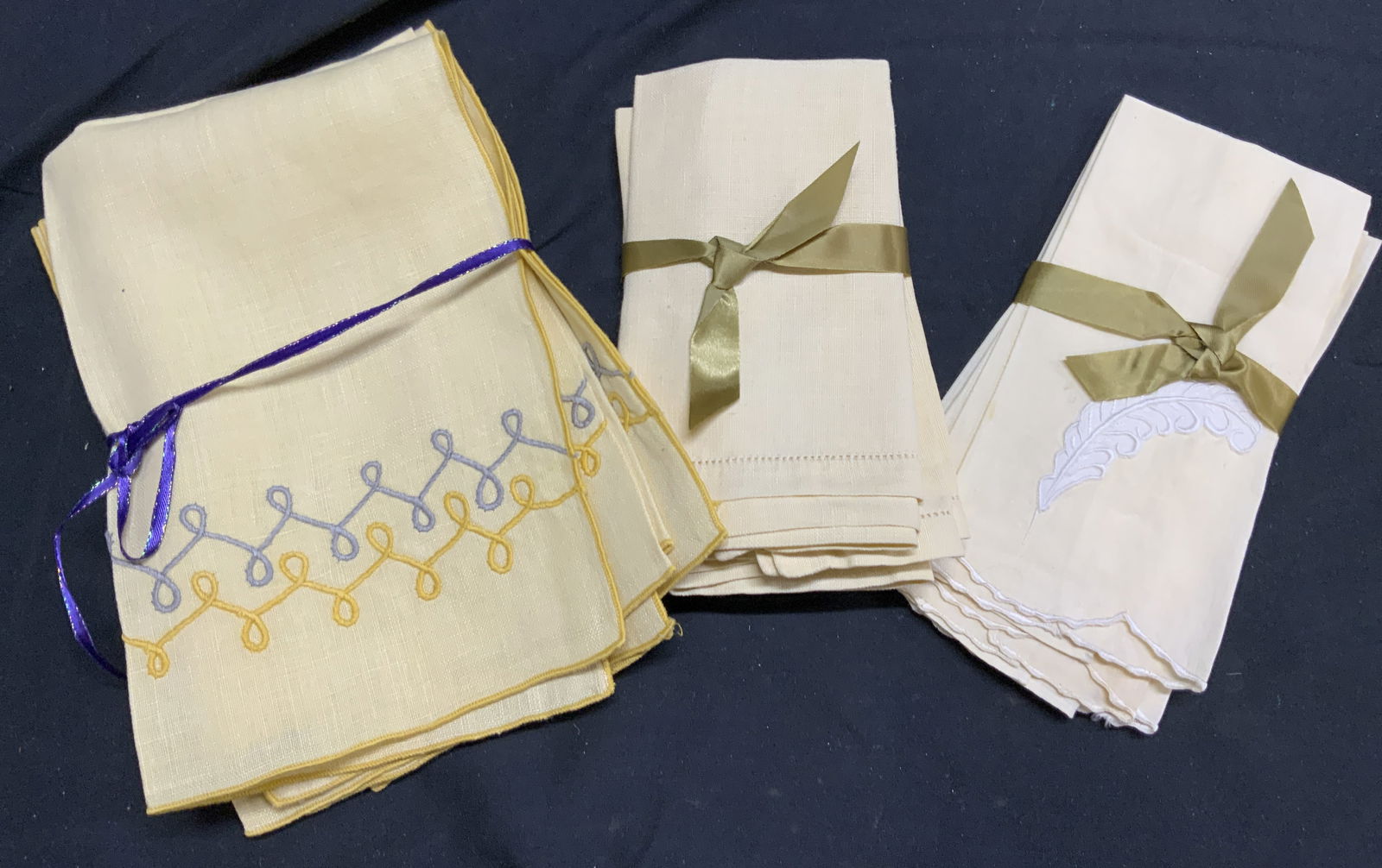 Lot 12 Vtg Table Linens & Hand Towels (1 of 6)