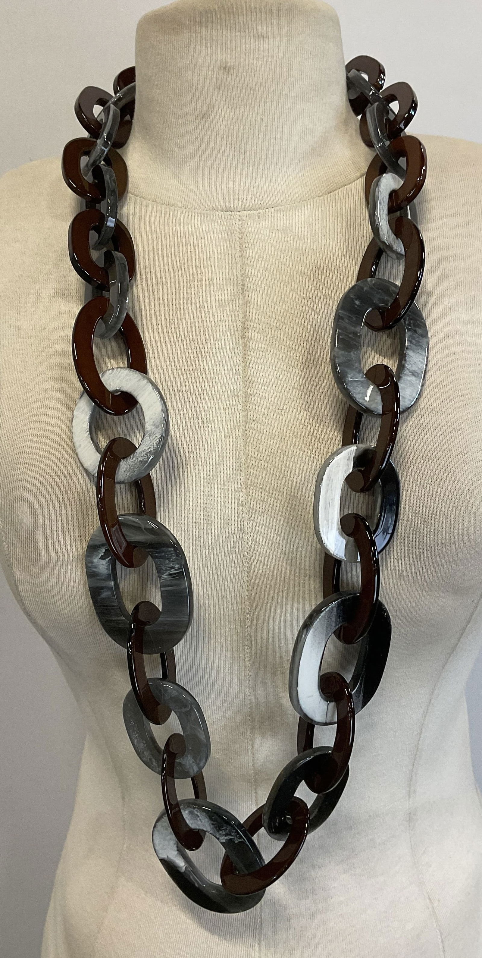 Rush Denis & Charles Tortoise Shell Resin Necklace (1 of 6)