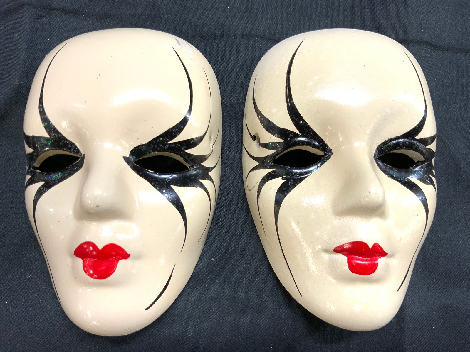 Pr Vntg Porc Mardi Gras Masks In Box (1 of 6)