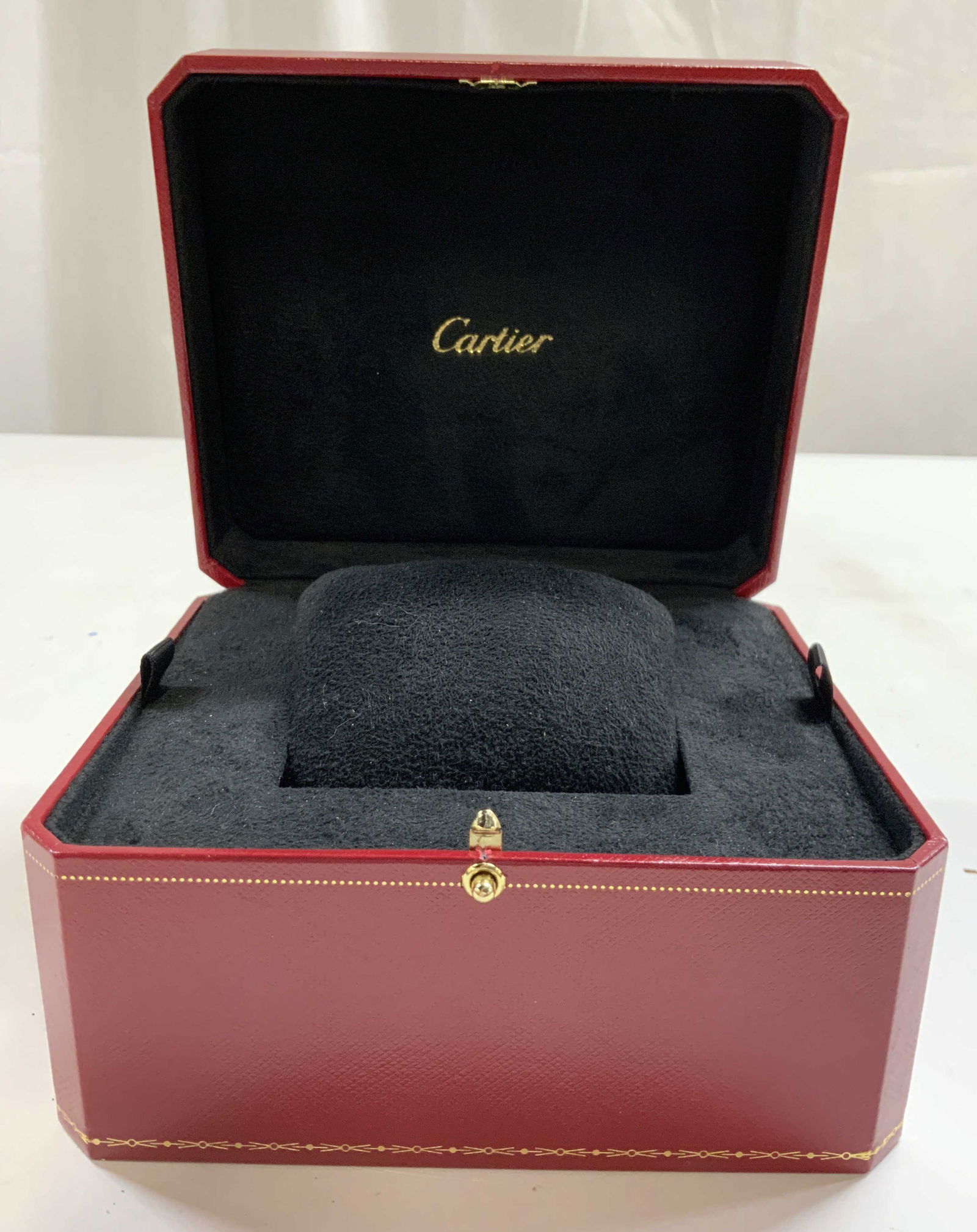 CARTIER Red Watch Box W Hinged Lid (1 of 9)