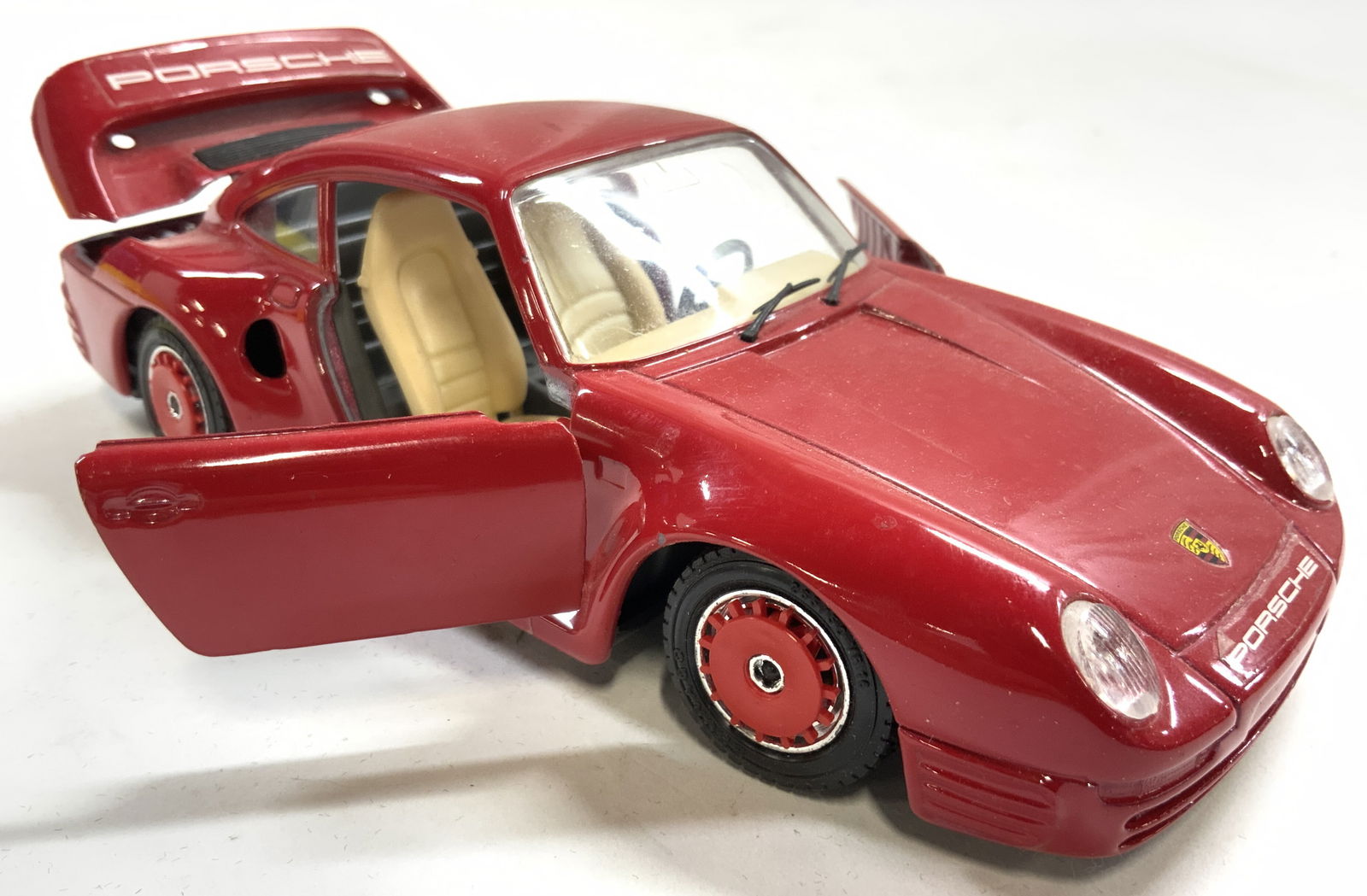DURAGO Die Cast PORCHE 959 1/24 Scale ITALY (1 of 8)