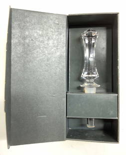 VILLEROY & BOCH Art Glass Crystal Stopper W Box: Box is trademarked VILLEROY & BOCH. Stopper is cut crystal. Stopper includes original box. Stopper has angular areas. Piece measures approximately 6.25 inches tall 1.25 inch wide. VILLEROY & BOCH, Vil