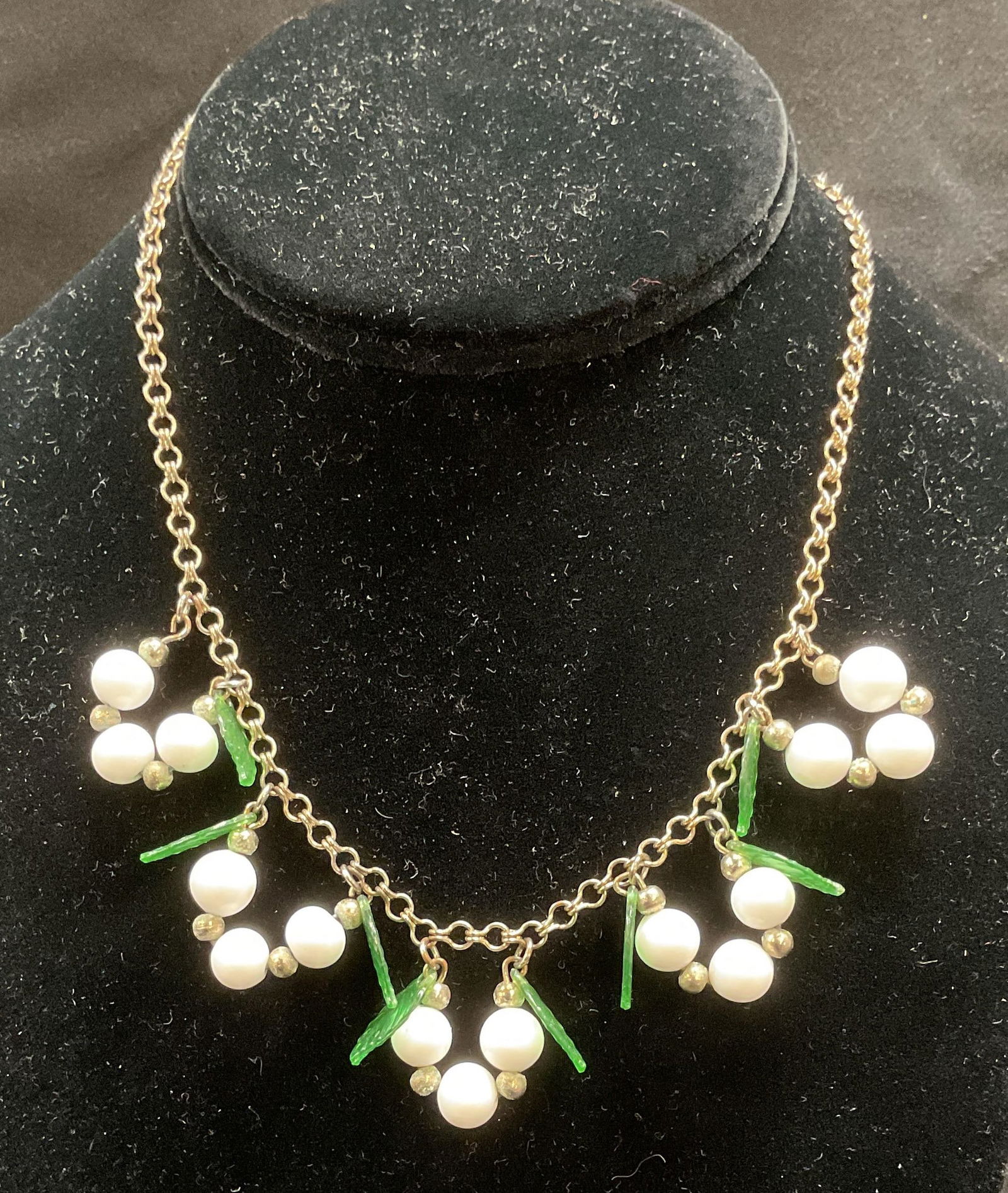 Vtg Silver Tone White Beaded Botanical Necklace (1 of 6)