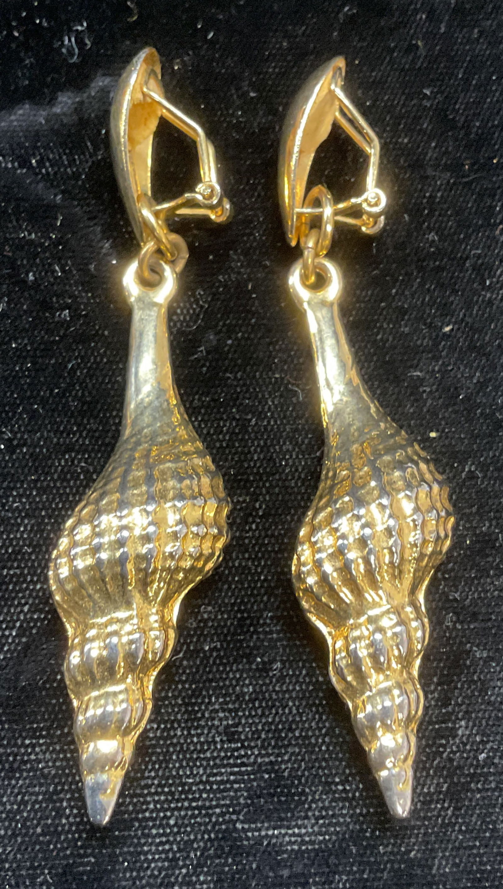 Vintage Gold Tone Conch Shell Earrings 3In L (1 of 6)