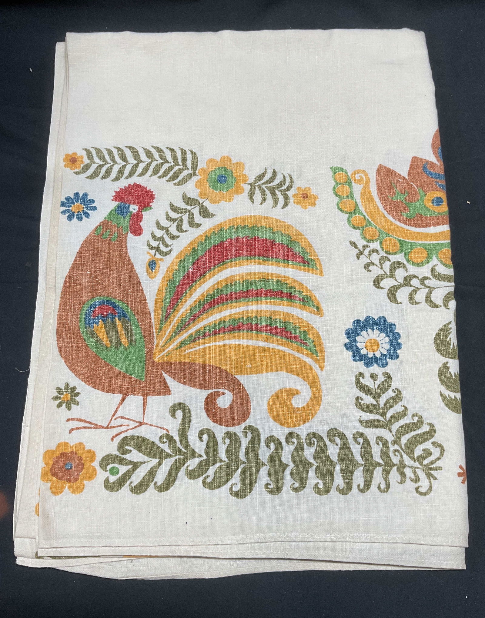 Vintage Rooster Print Linen Tablecloth (1 of 6)