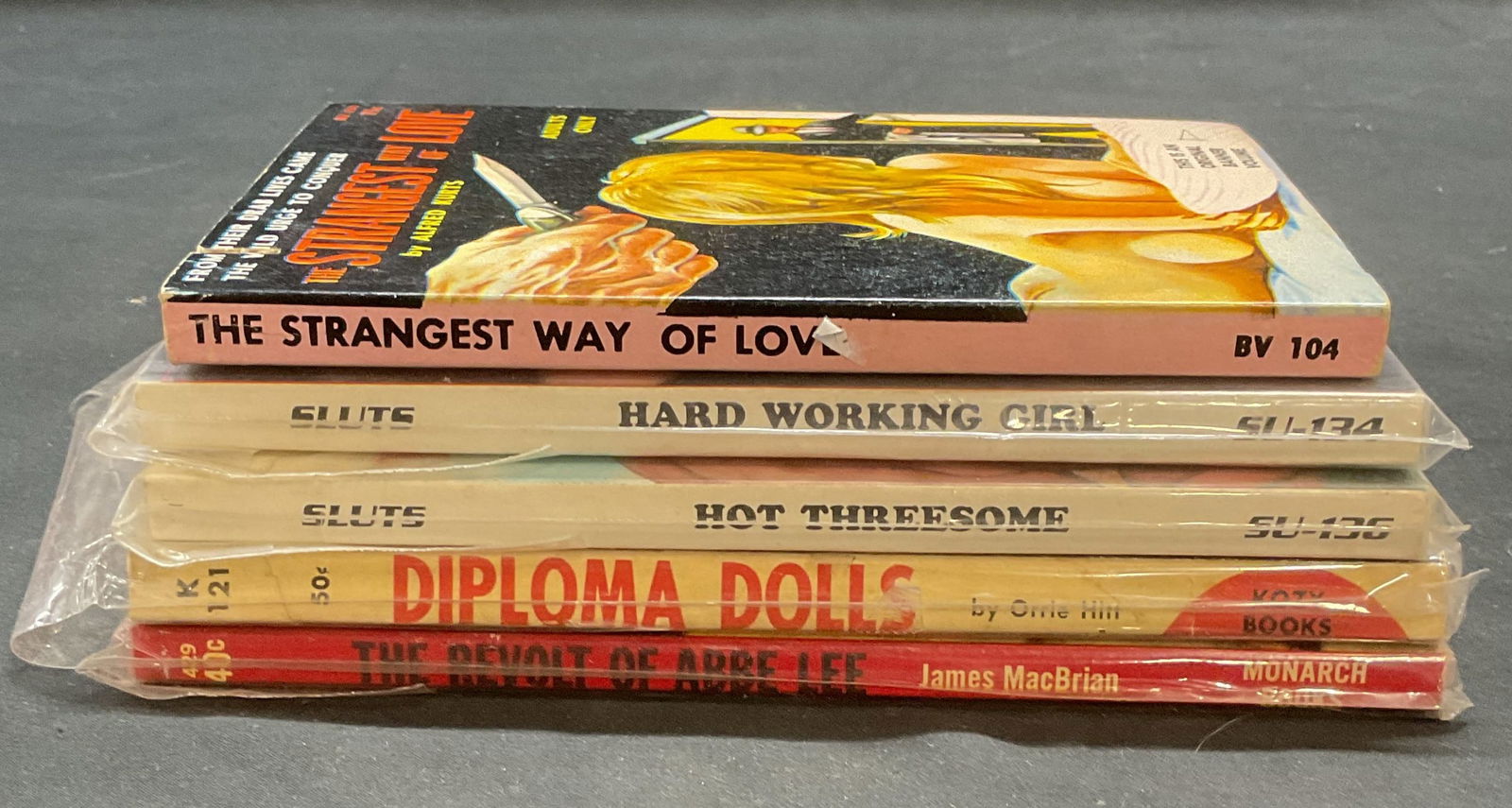 Lot 5 Vintage Pulp Fiction Erotica Books (1 of 6)