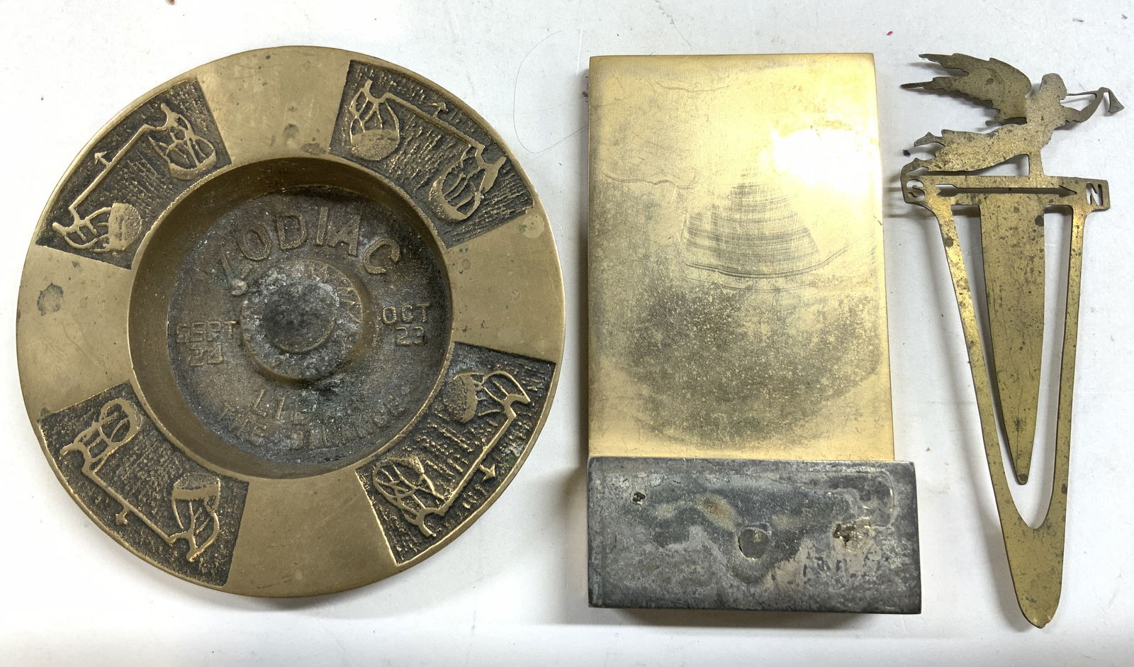Lot 3 Assorted Brass Tabletop Accessories (1 of 6)
