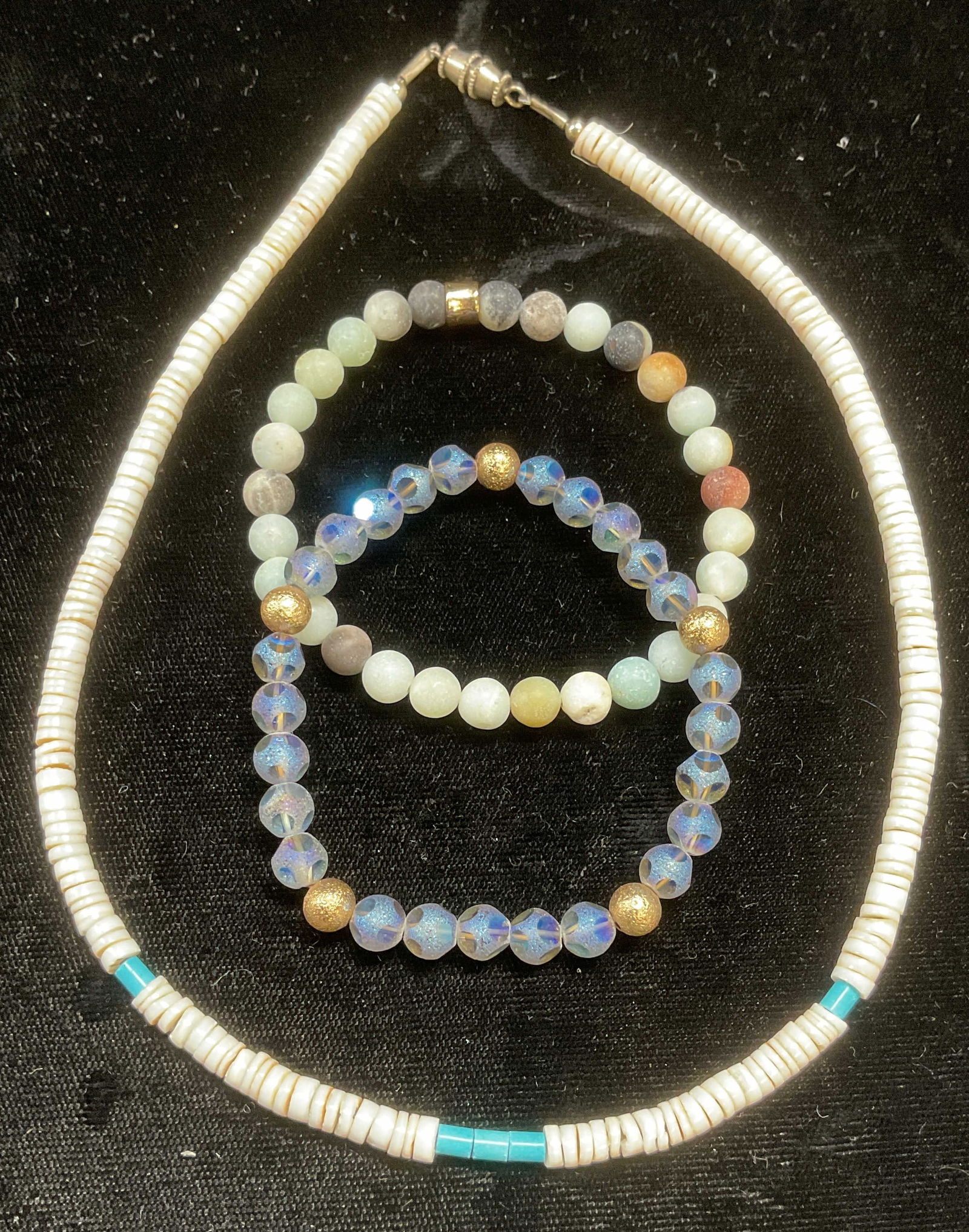 Lot 3 Vintage White Shell Necklace, Bracelets (1 of 7)