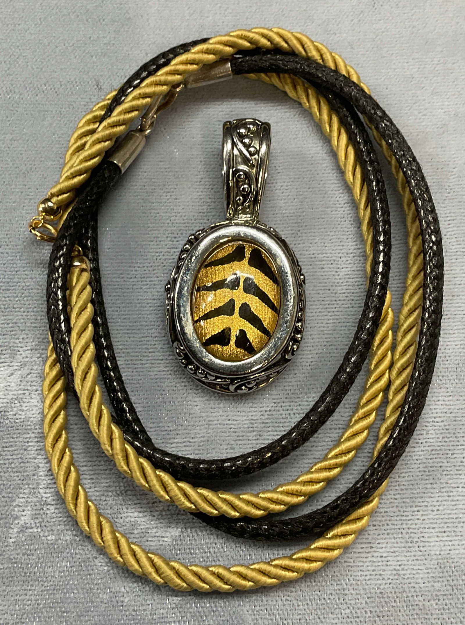 Lot 3 Cord Choker Necklaces, Silver Tn Pendant (1 of 7)